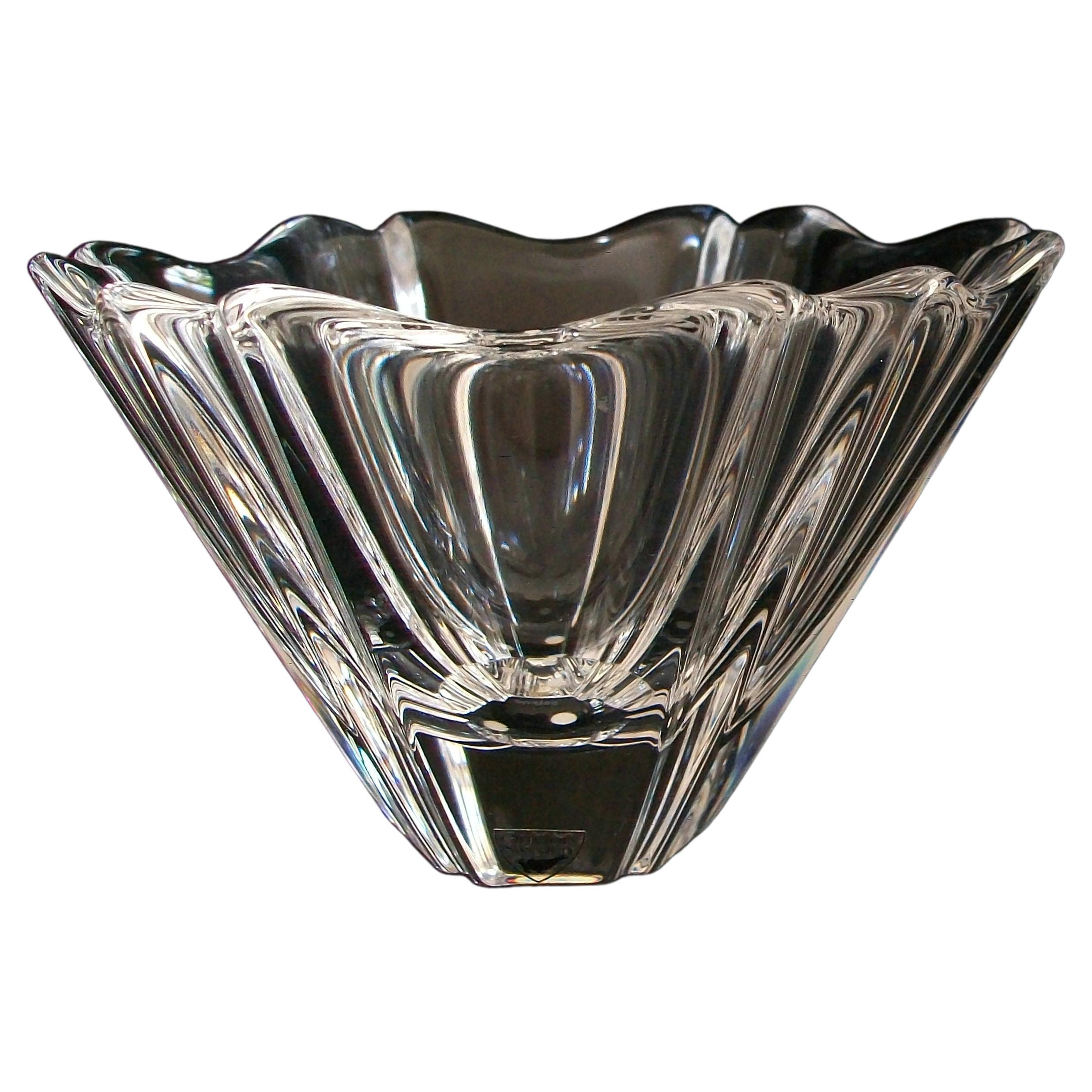 Orrefors, Lars Hellsten, Orion Crystal / Glass Bowl, Sweden, 20th Century For Sale