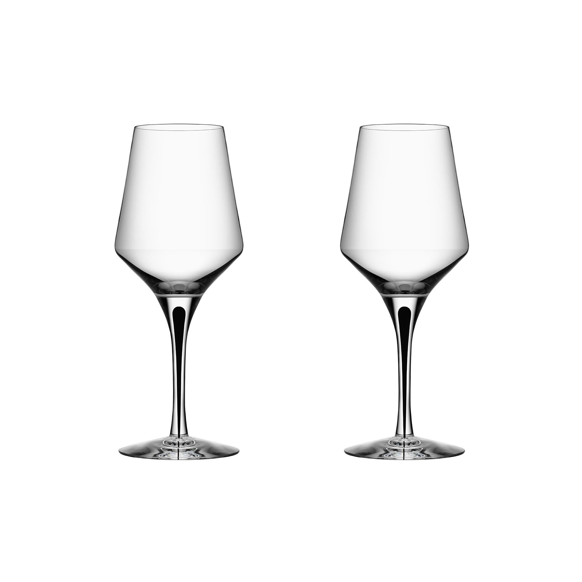 Metropol White Wine from Orrefors, which holds 13.5 oz, is ideal for any white wine. The wine glass is mouth-blown in Sweden by expert glassblowers and inspired by Erika Lagerbielke’s classic Intermezzo design, but with a drop of black sealed inside