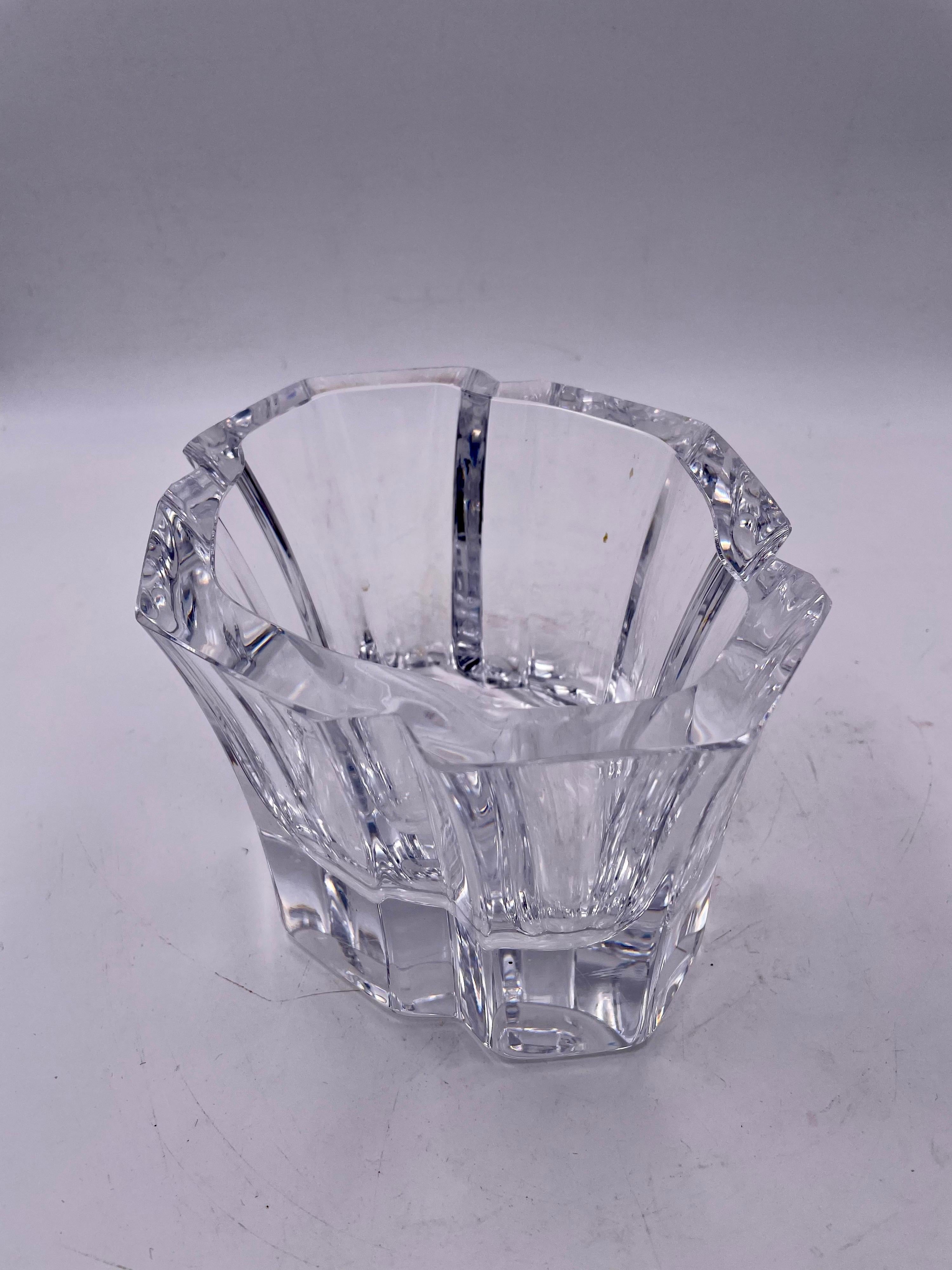 Orrefors Mid-Century Modern Vase in Thick Cut Crystal In Excellent Condition For Sale In San Diego, CA