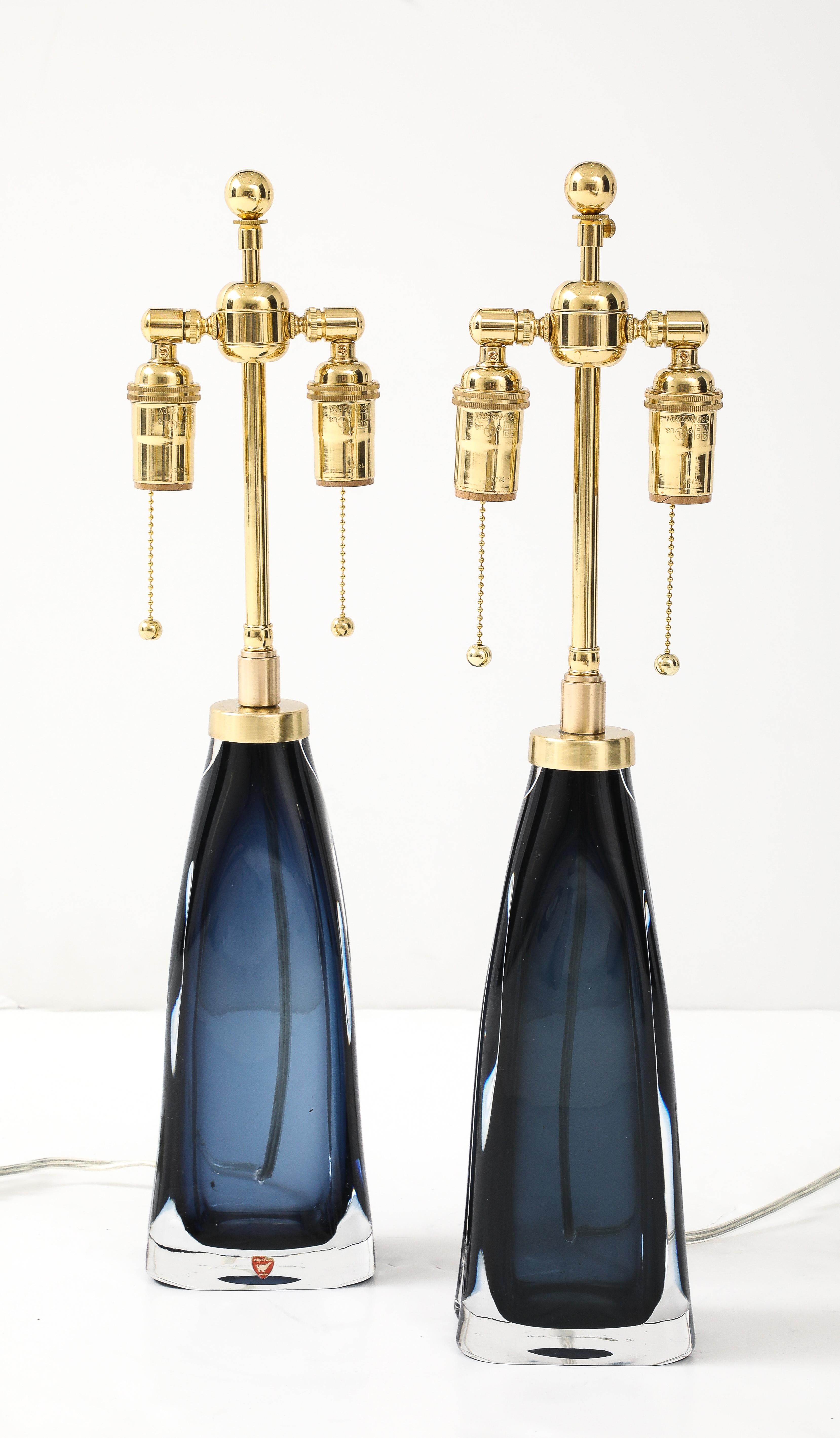 Scandinavo moderno Lampada in cristallo blu notte Orrefors di Carl Fagerlund in vendita