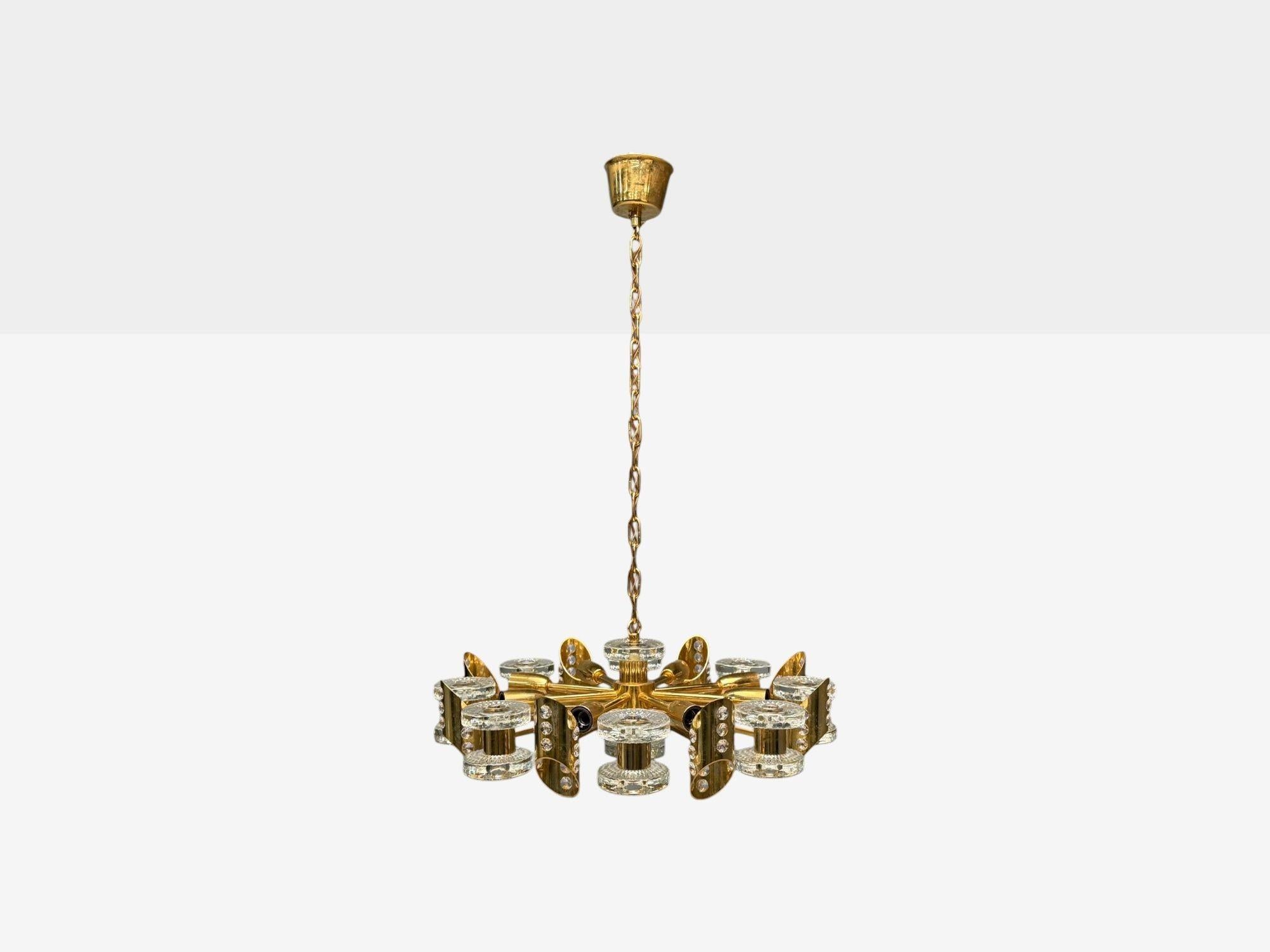 Suédois Orrefors, Scandinavian Modern, Brass, Glass, Chandelier, Sweden, 1960s en vente