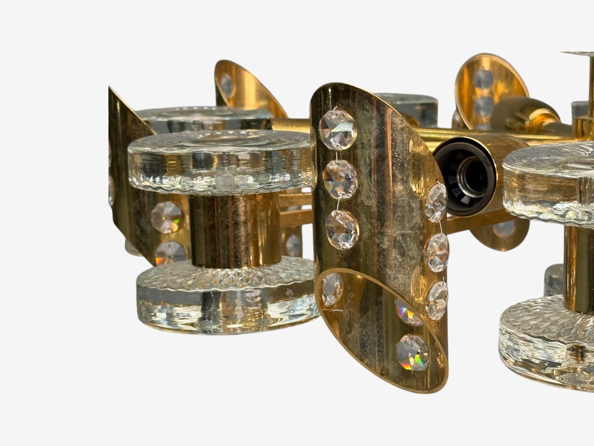 Milieu du XXe siècle Orrefors, Scandinavian Modern, Brass, Glass, Chandelier, Sweden, 1960s en vente