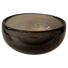 Grand bol en verre fumé Orrefors signé Designede by Sven Palmquist