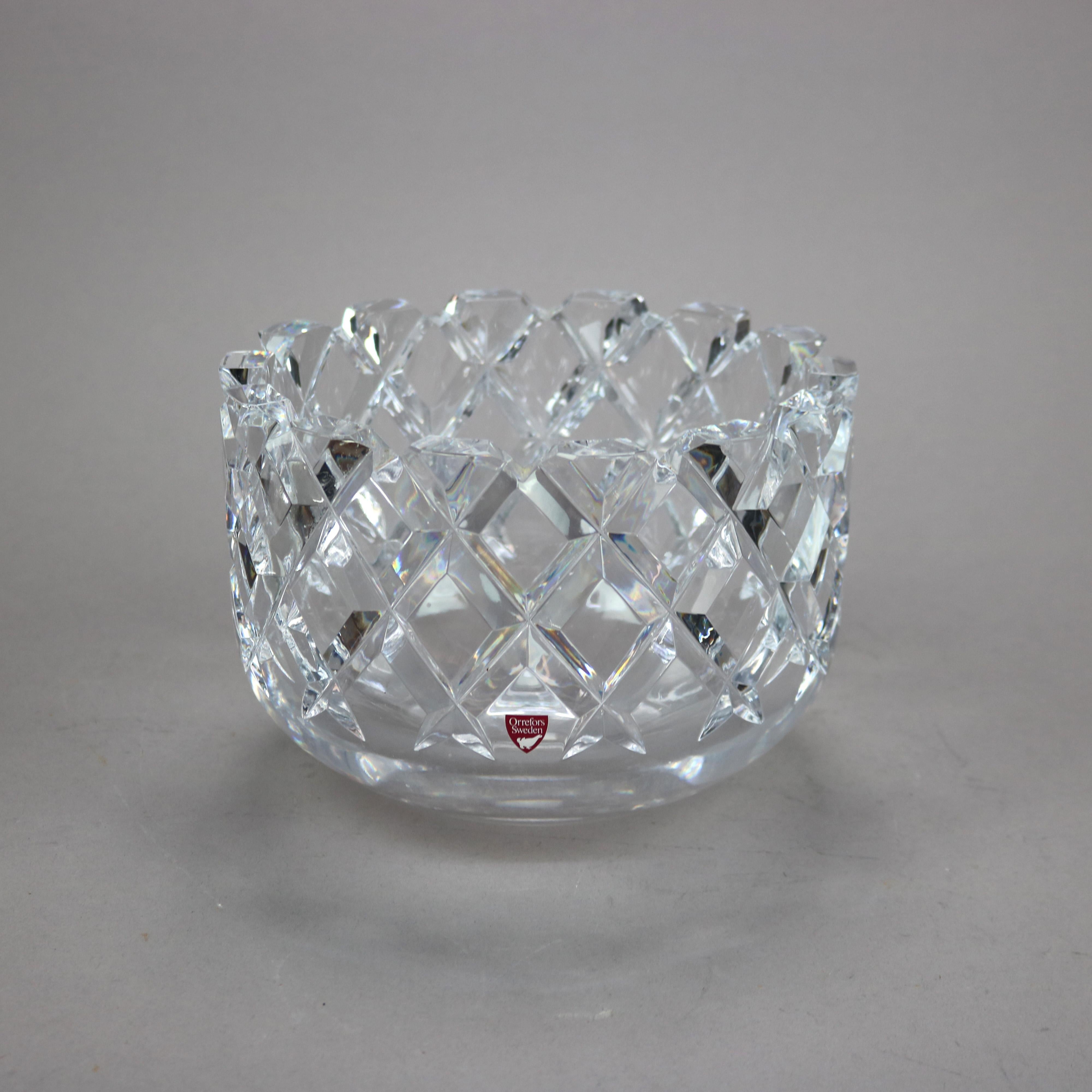 20ième siècle Bol à fruits en cristal au plomb taillé Sofiero d'Orrefors, 20ème siècle en vente