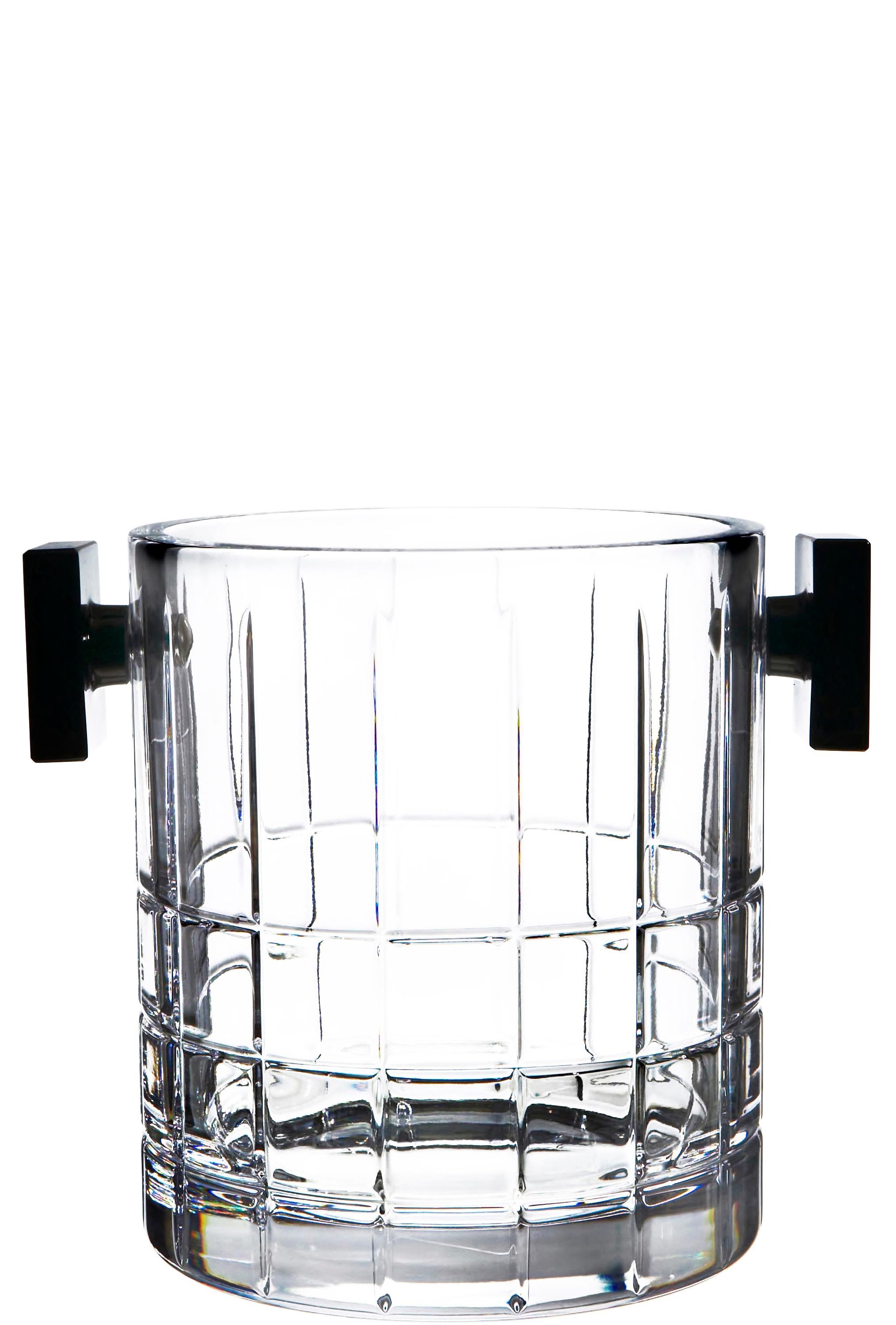 Street Ice Bucket from Orrefors is ideal for holding ice for drinks or chilling a bottle of wine. The ice bucket has a checked motif of straight lines inspired by the criss-cross streets and avenues of Manhattan, New York, with square handles making