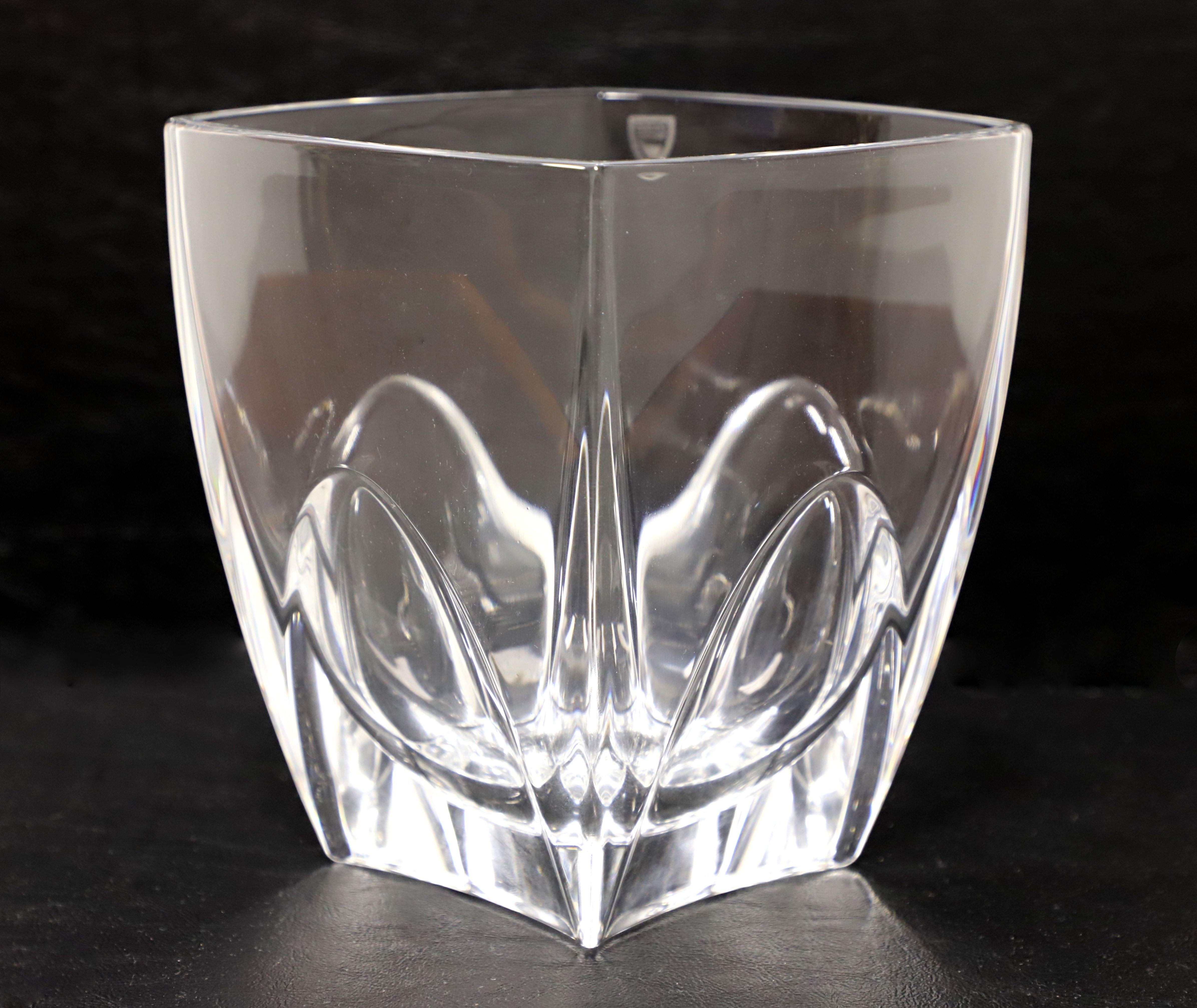 Moderne ORREFORS Suède Vase carré en cristal transparent de 7 pouces - B