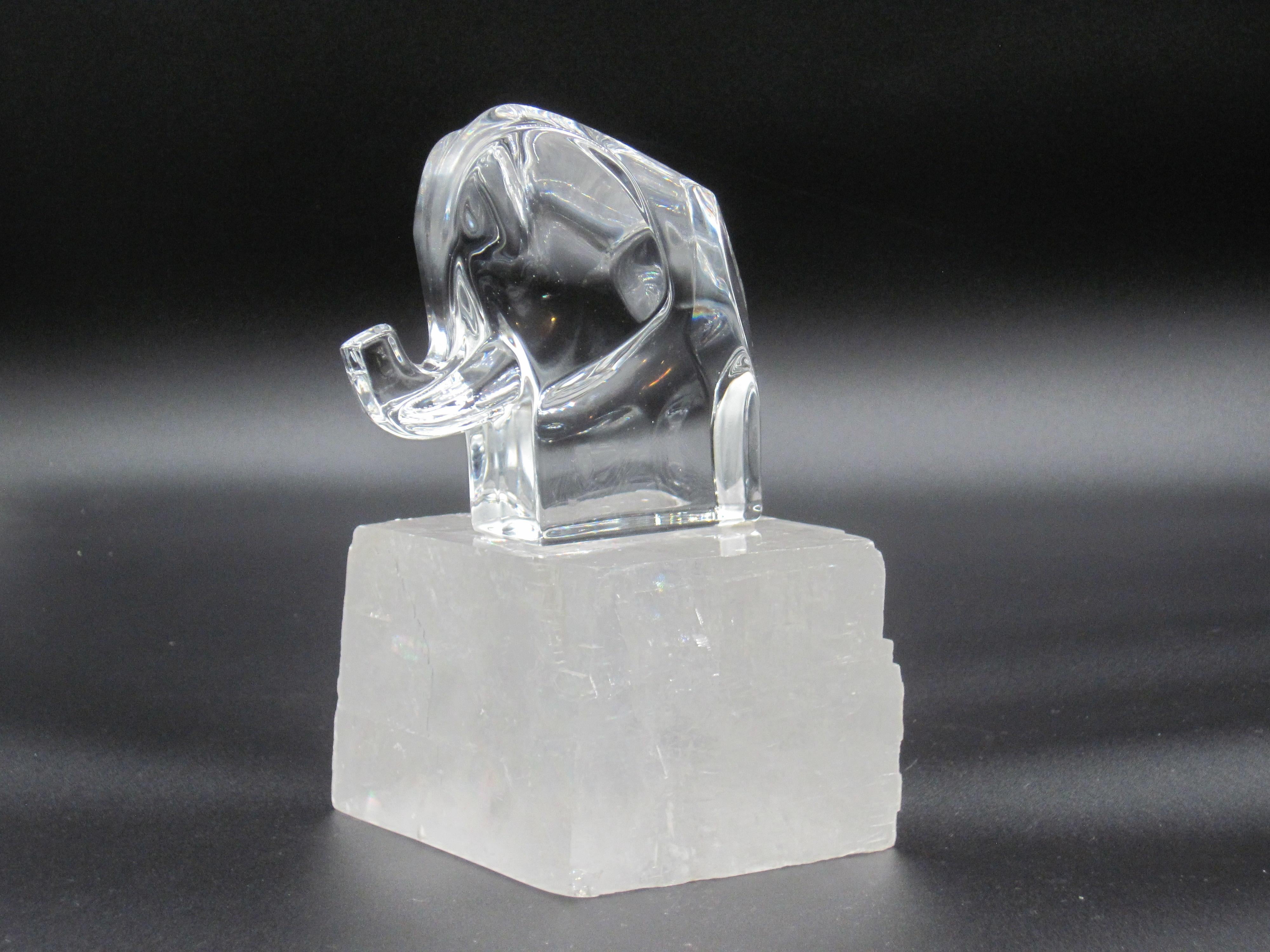 Orrefors Sweden crystal elephant paperweight figurine.
Etched signature on underside, Orrefors GCY 80214.
