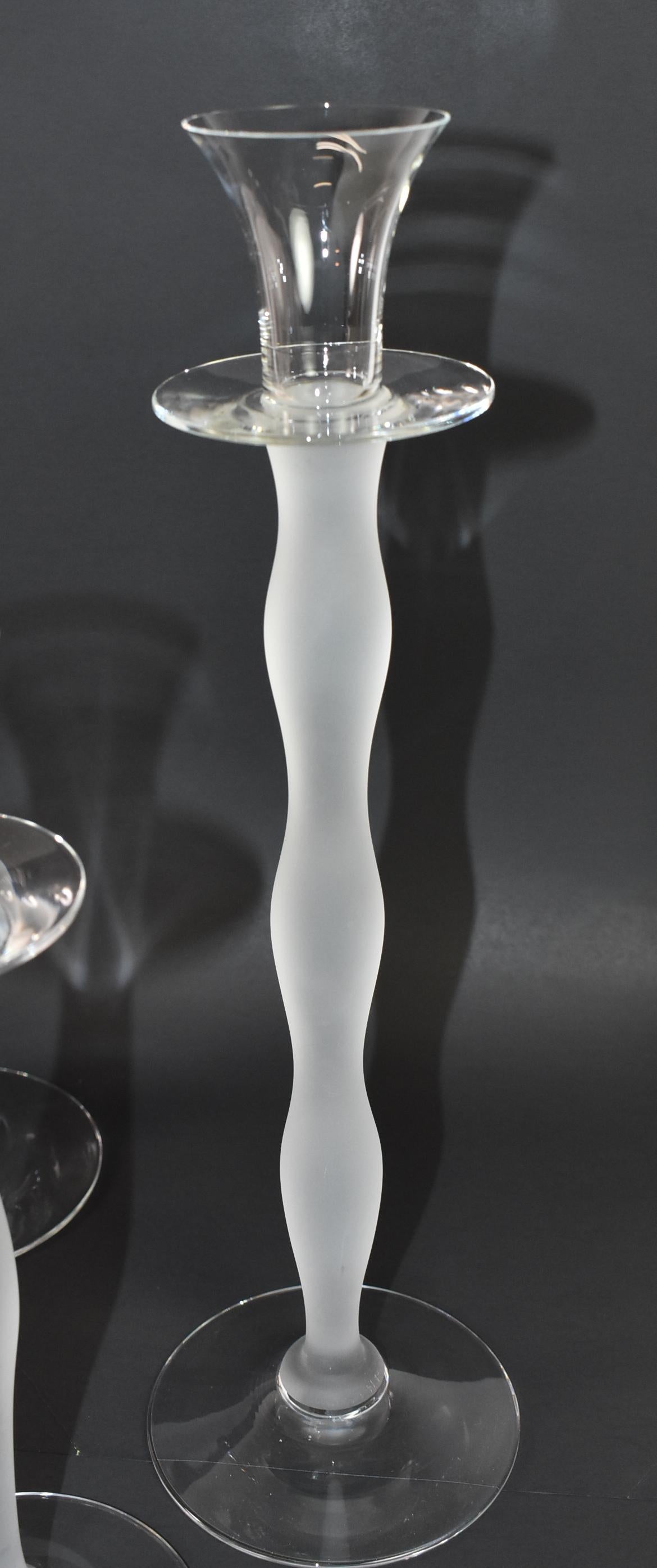 Moderne Quatre bougeoirs en verre dépoli conçus par Anne Nilssen pour Orrefors, Suède en vente