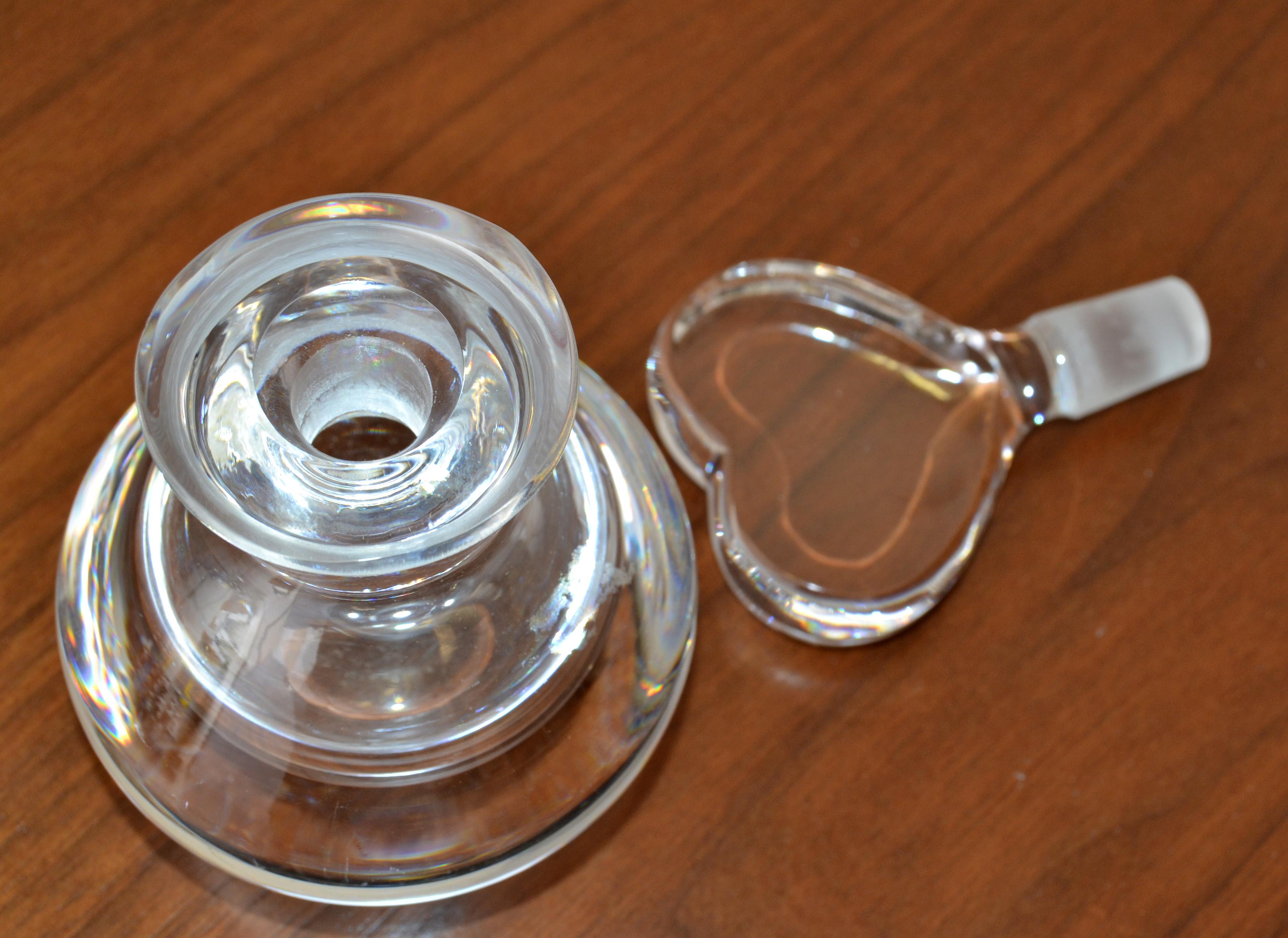Orrefors Schweden Dickes geblasenes und handgefertigtes Kunstglas Parfümflasche Herzstopper (20. Jahrhundert) im Angebot