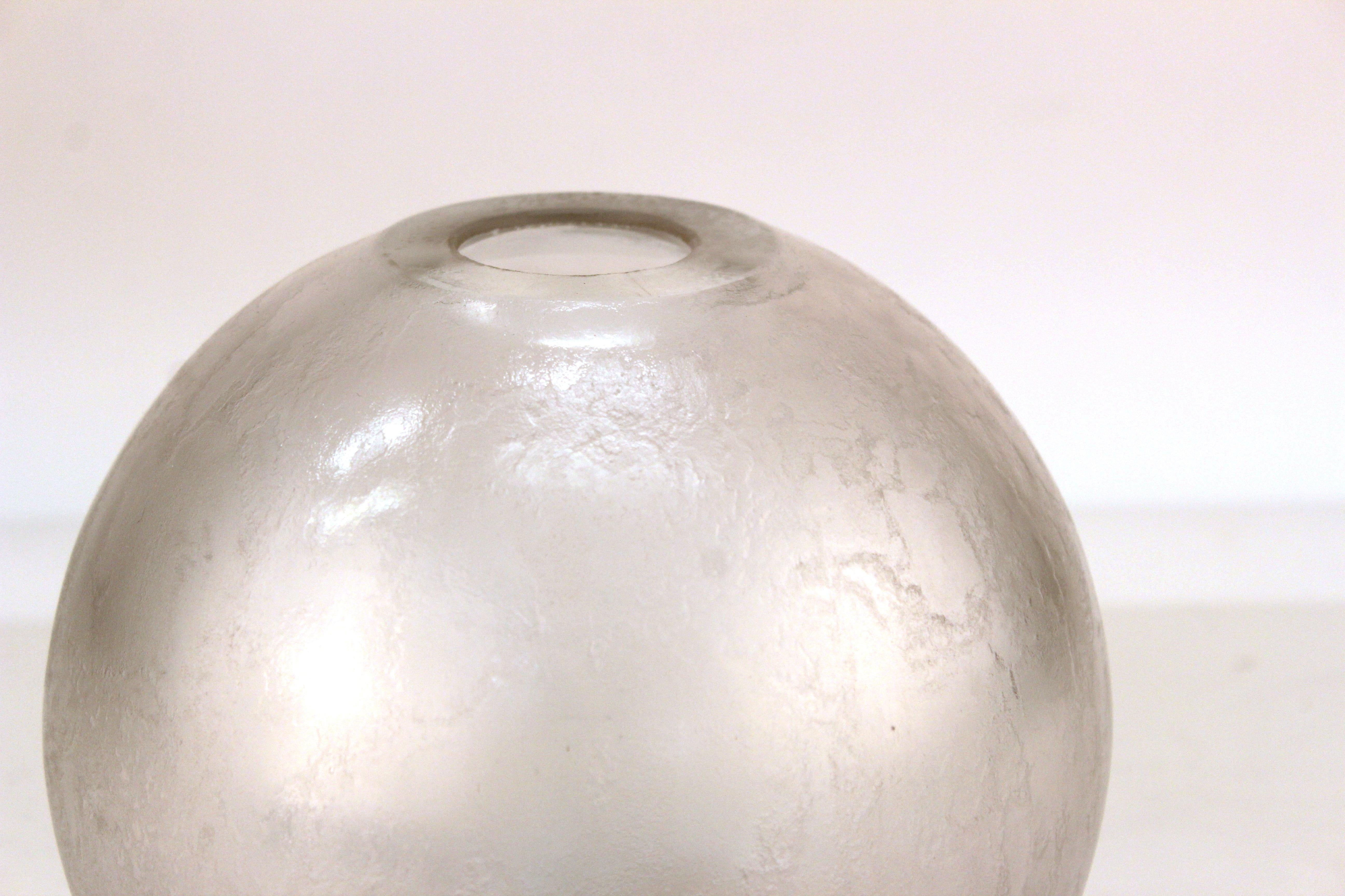 Orrefors Swedish Midcentury Iridescent Globular Glass Vase In Good Condition In New York, NY