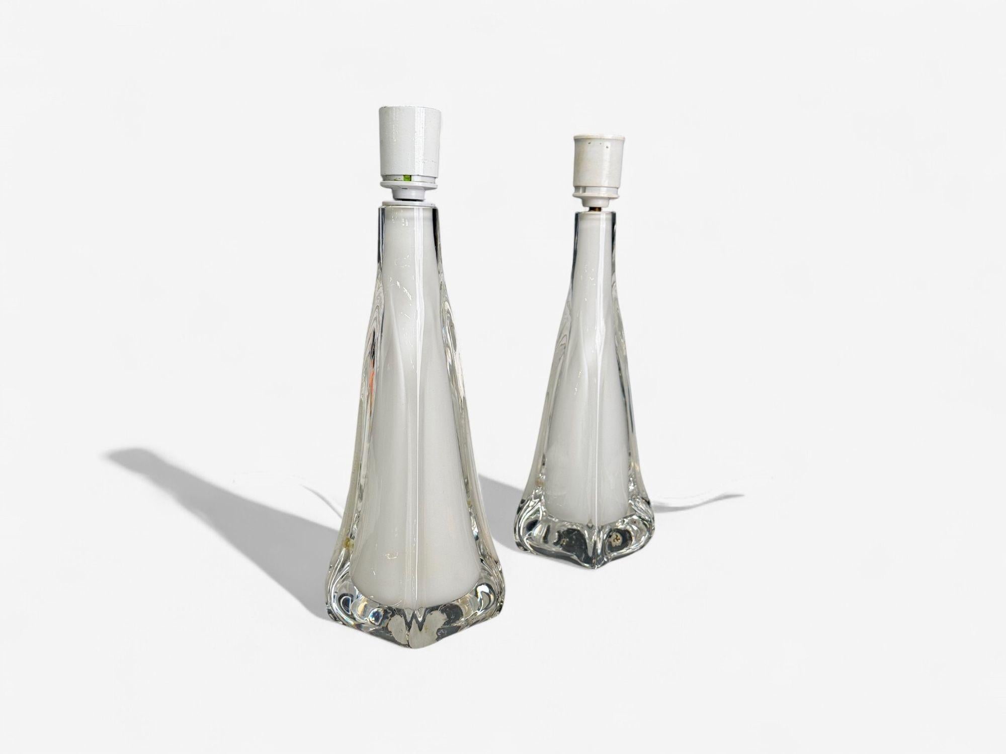 Suédois Orrefors, moderne suédois, verre blanc, petites lampes de table, Suède, années 1960 en vente