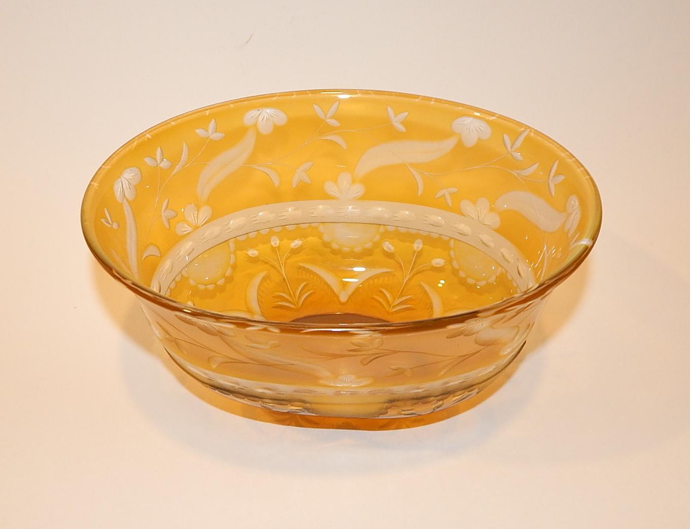Eva Englund Orrefors Etched Glass Footed Oval Bowl in Yellow In Excellent Condition For Sale In Phoenix, AZ