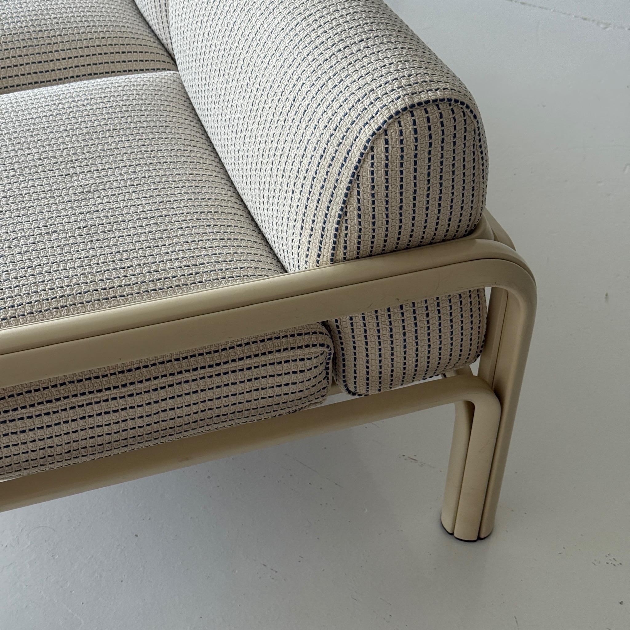 Orsay Sofa by Gae Aulenti for Knoll For Sale 2