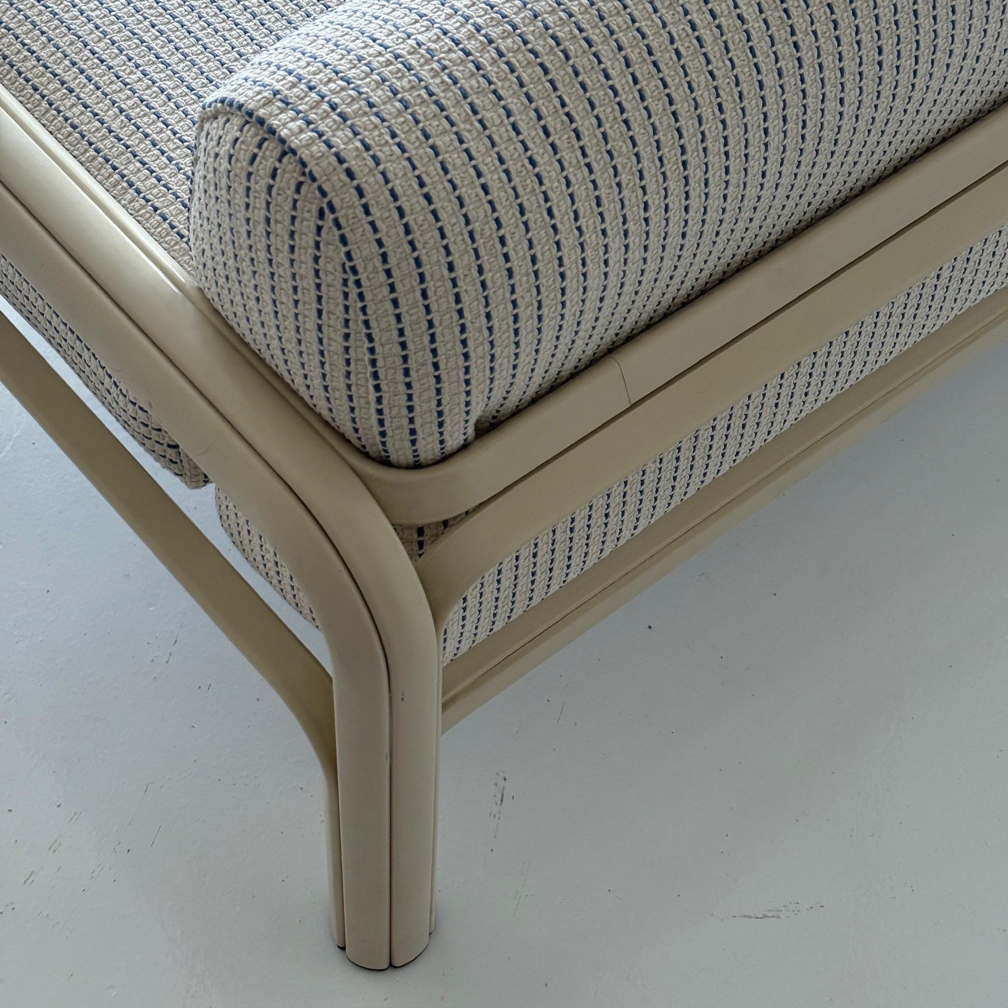 Orsay Sofa by Gae Aulenti for Knoll In Good Condition For Sale In Chicago, IL