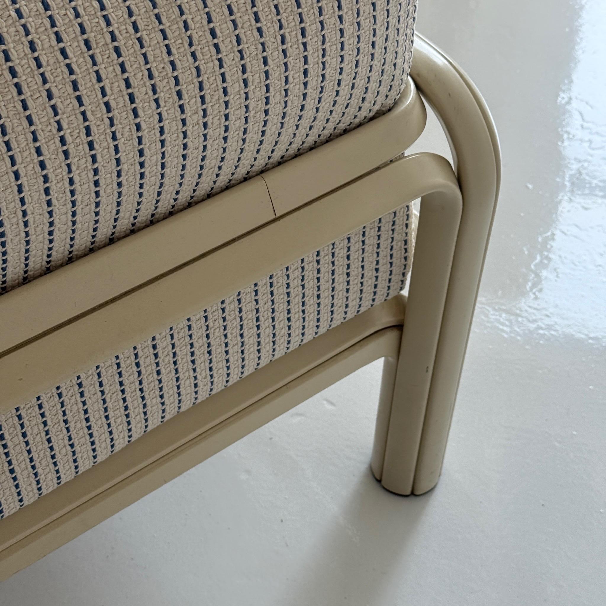 Fabric Orsay Sofa by Gae Aulenti for Knoll For Sale