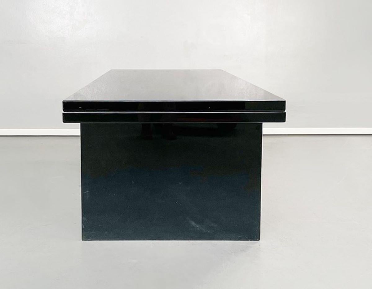   Schwarzer Tisch „Orseolo“ von Carlo Scarpa für Simon Gavina, Italien  70s (Holz) im Angebot