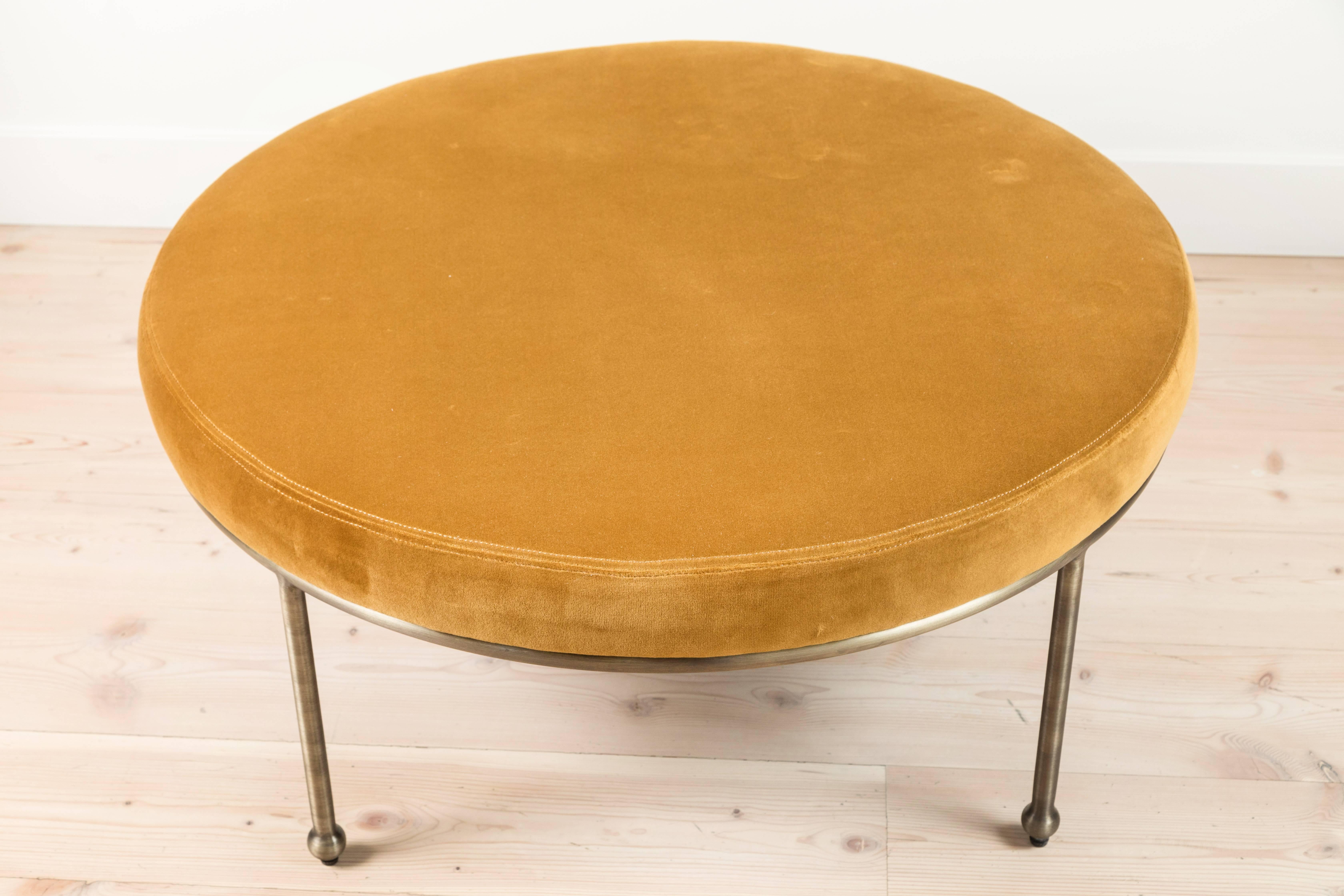 Orsini Ottoman in Velvet and Antiqued Brass by Lawson-Fenning In New Condition In Los Angeles, CA