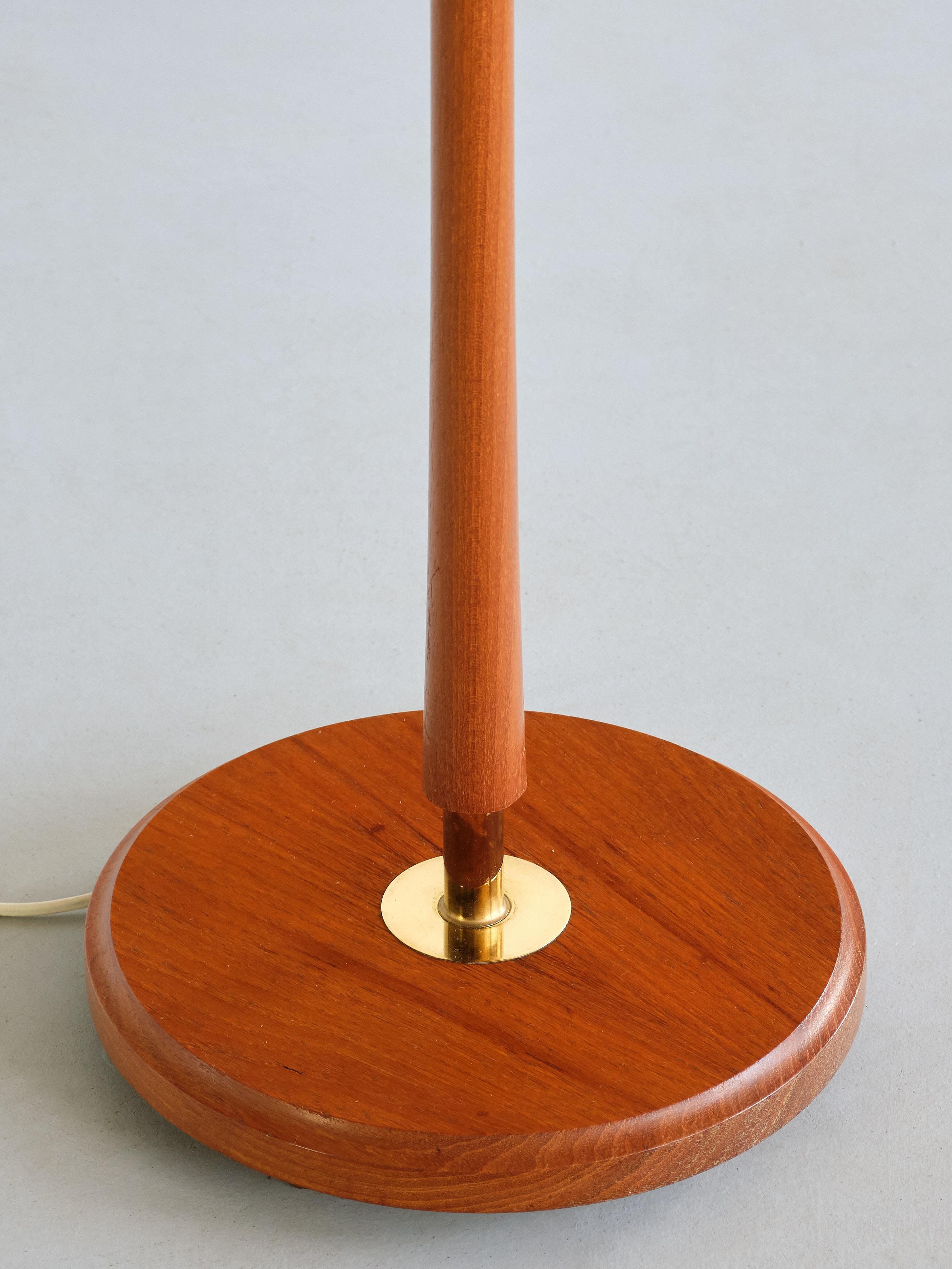 Örsjö Armatur Teak and Brass Floor Lamp with Josef Frank Shade, Sweden, 1950s For Sale 4