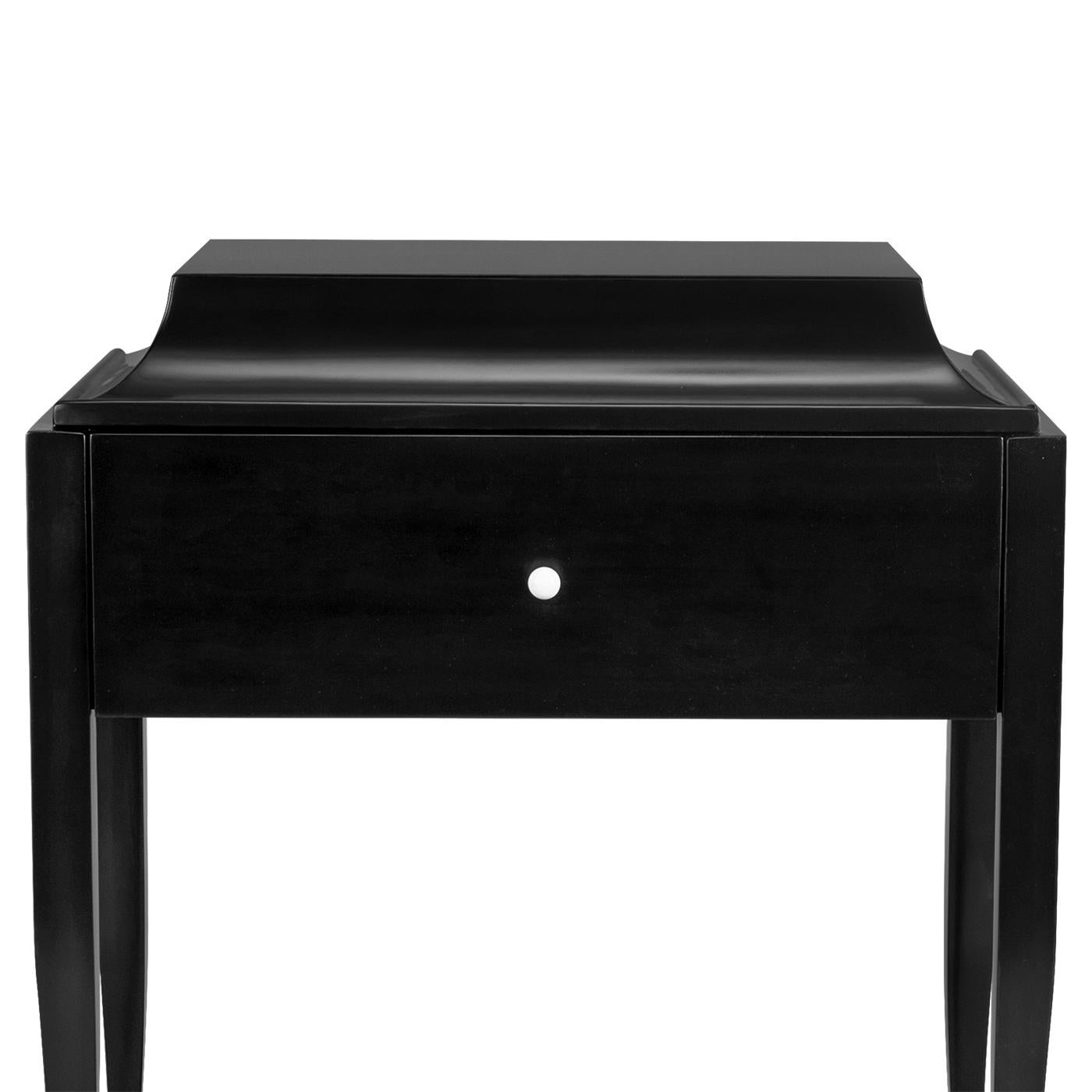 Ortens Nighstand or Side Table In New Condition For Sale In Paris, FR