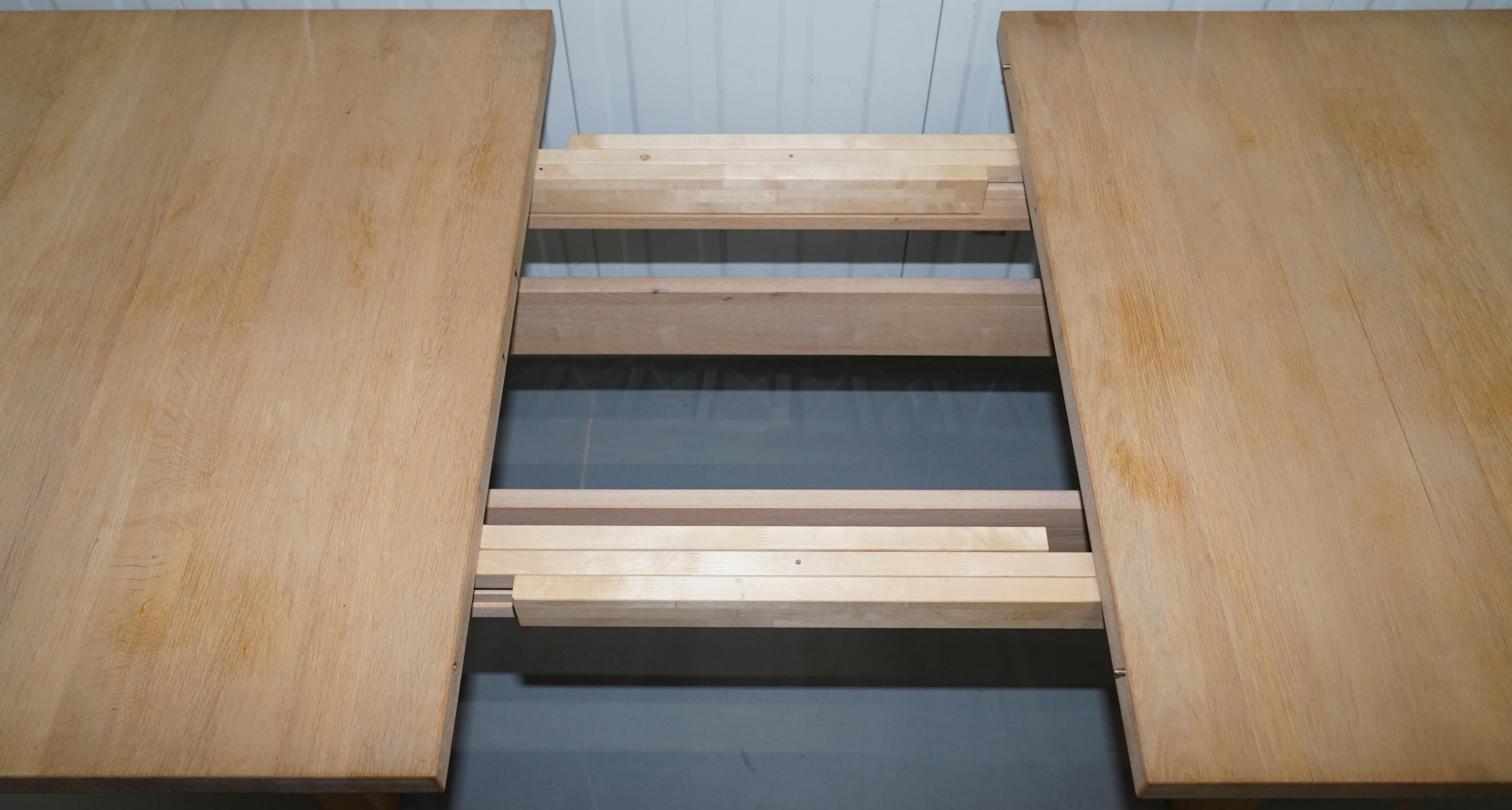 Table à manger à rallonge contemporaine en bois de frêne massif danois Orum Mobler Denmark en vente 5