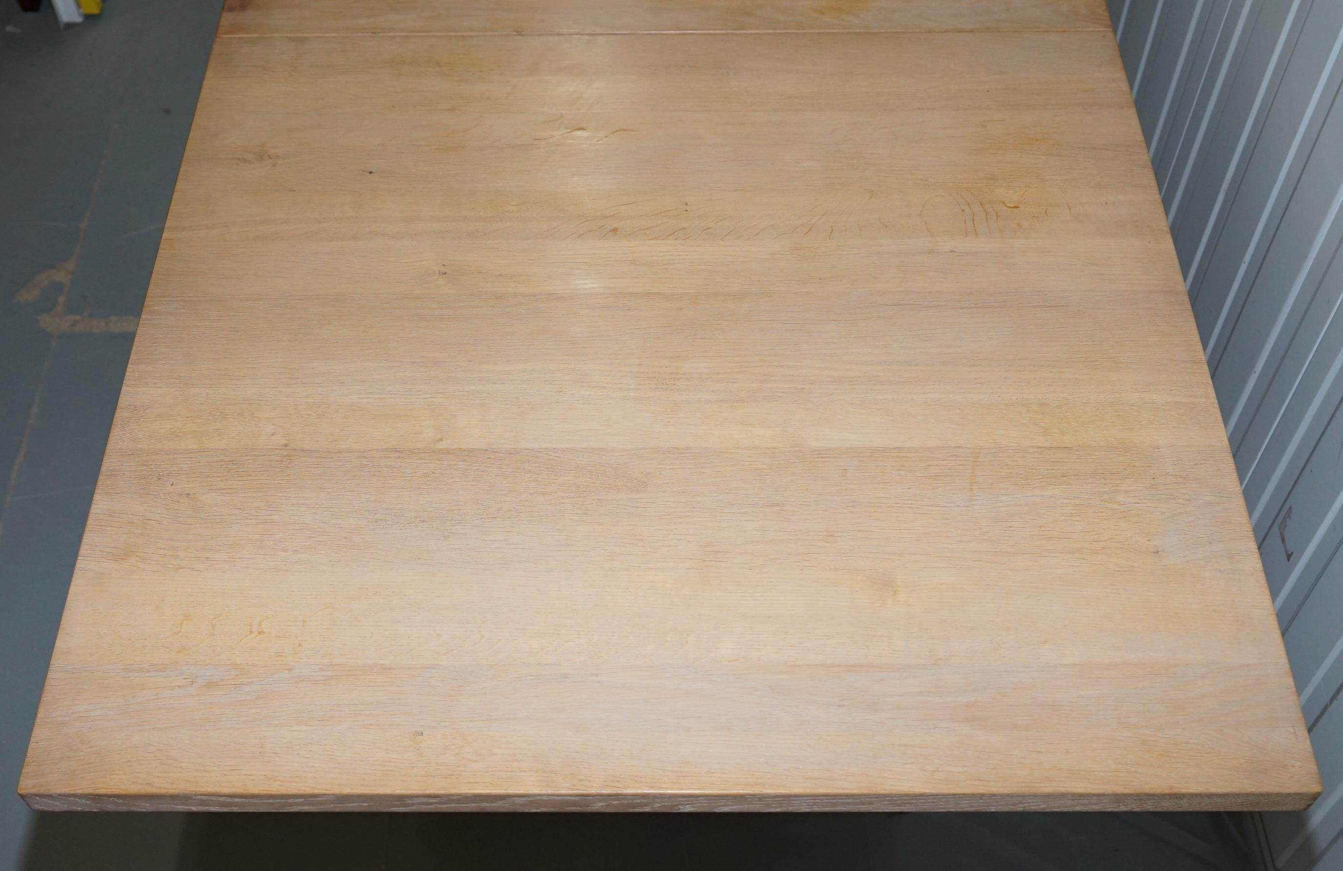 Table à manger à rallonge contemporaine en bois de frêne massif danois Orum Mobler Denmark État moyen - En vente à West Sussex, Pulborough