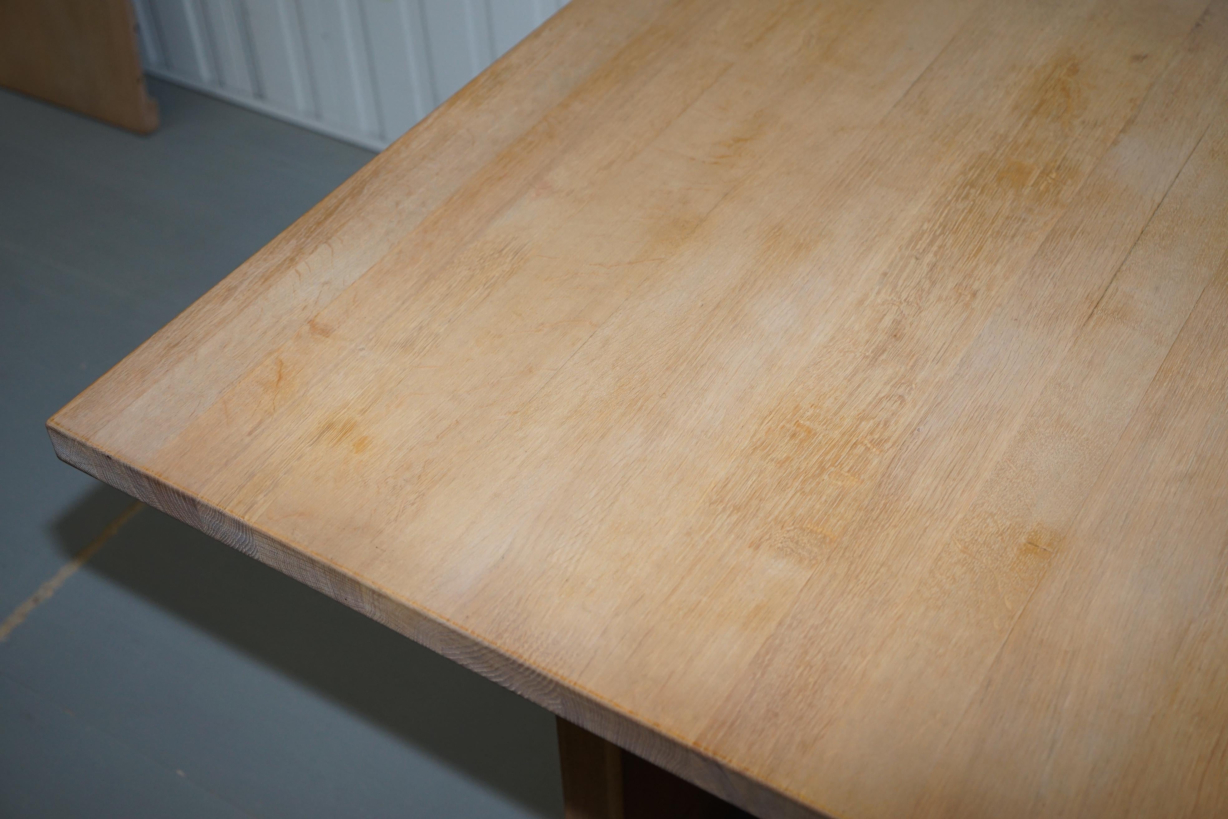 Bois Table à manger à rallonge contemporaine en bois de frêne massif danois Orum Mobler Denmark en vente