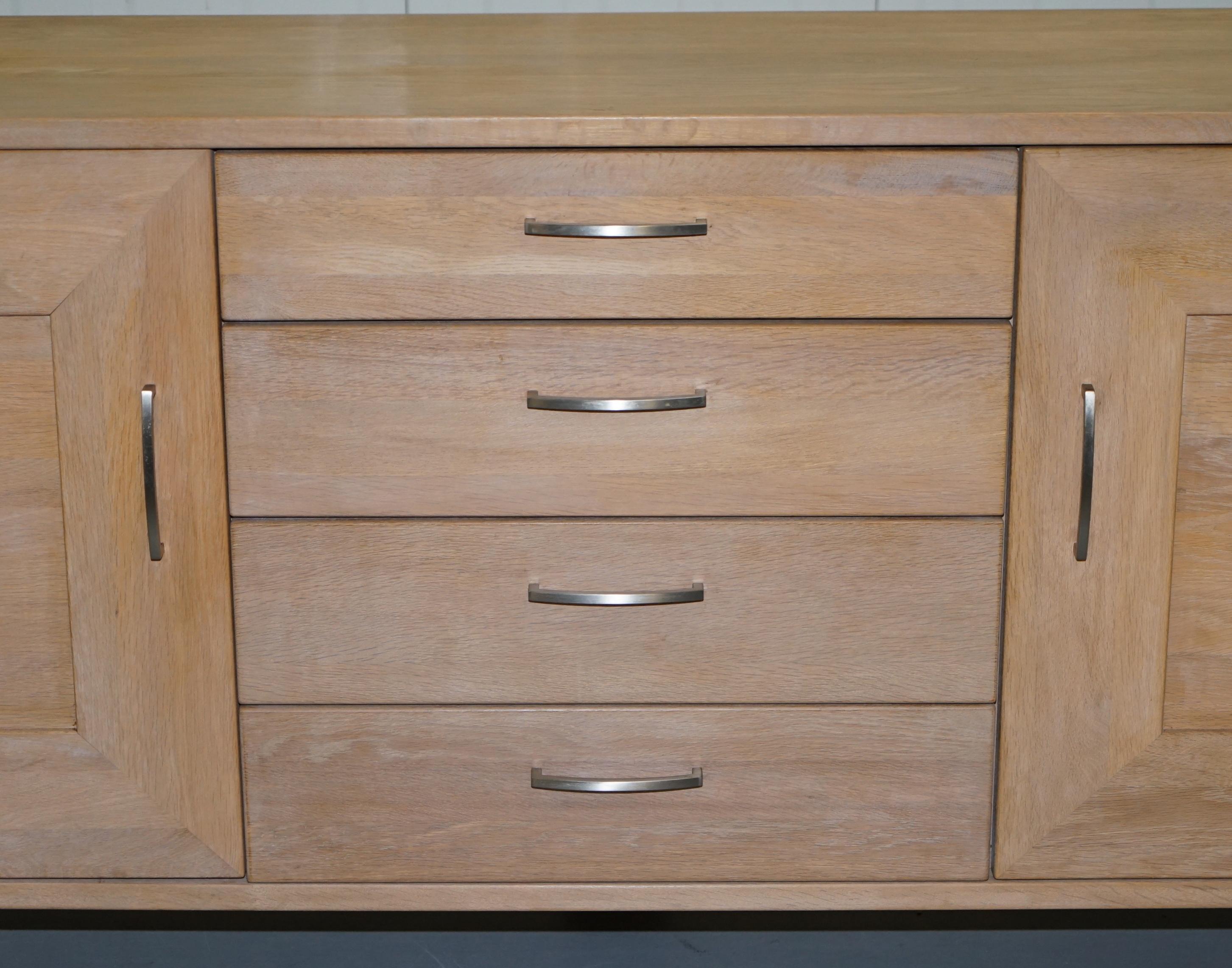20ième siècle AM Mobler Denmark Contemporary Solid Ashwood Sideboard Cupboard with Drawers (buffet contemporain en frêne massif avec tiroirs) en vente