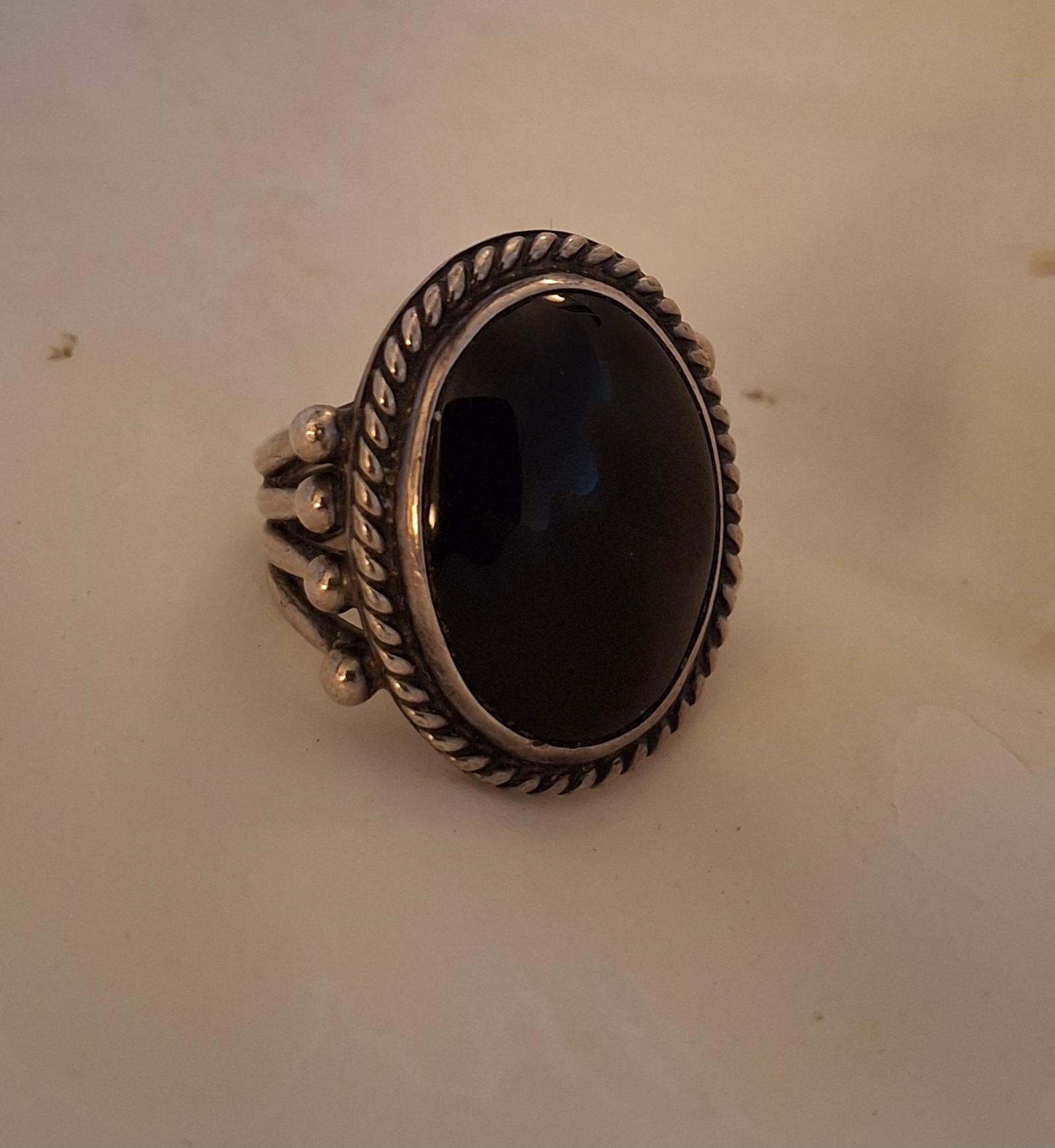 Orville Tsinnie Navajo Onyx and Sterling Ring In Good Condition For Sale In San Francisco, CA