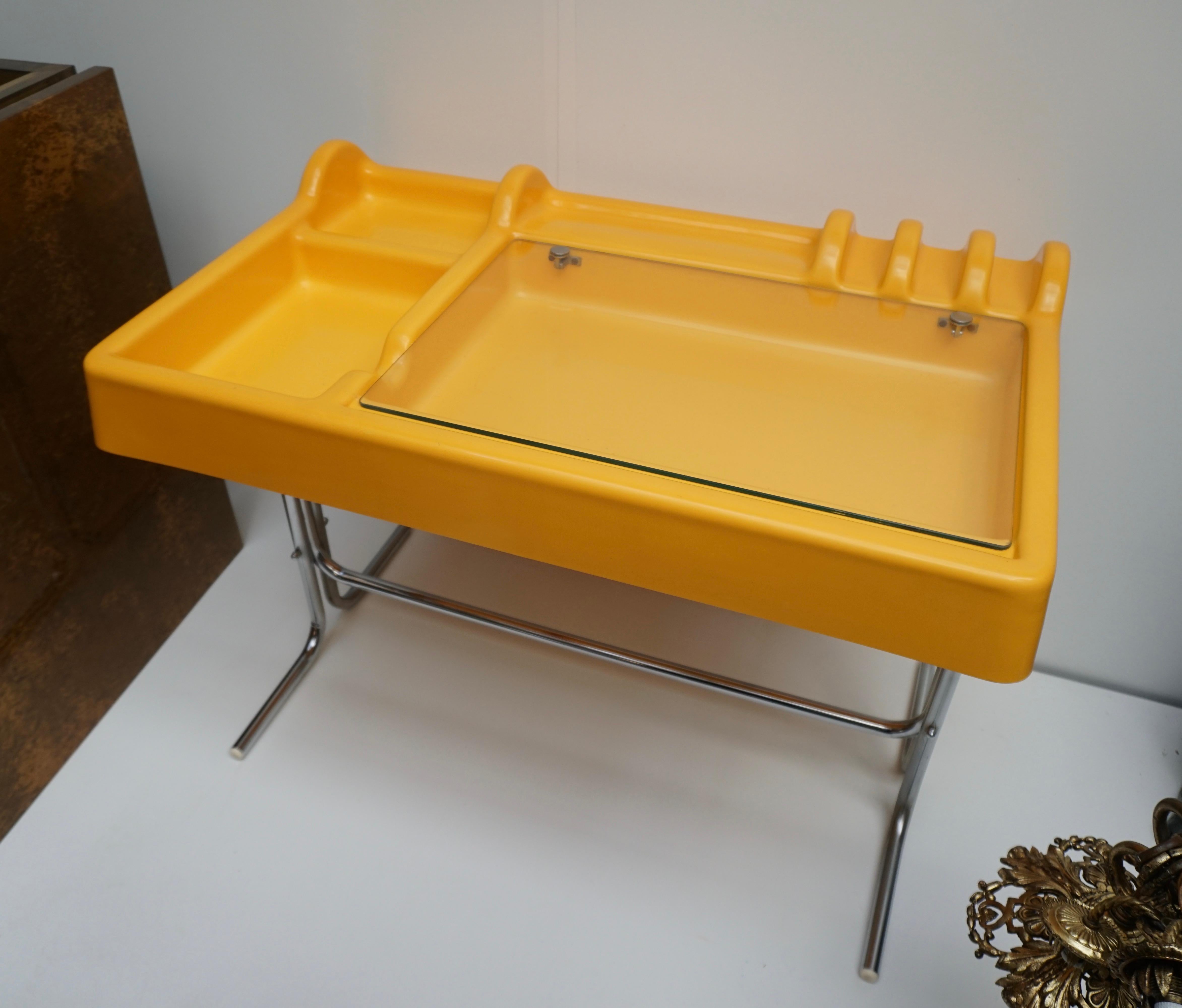 Schreibtischtisch aus Goldbronze von Parigi und Prina für Molteni im Angebot 12