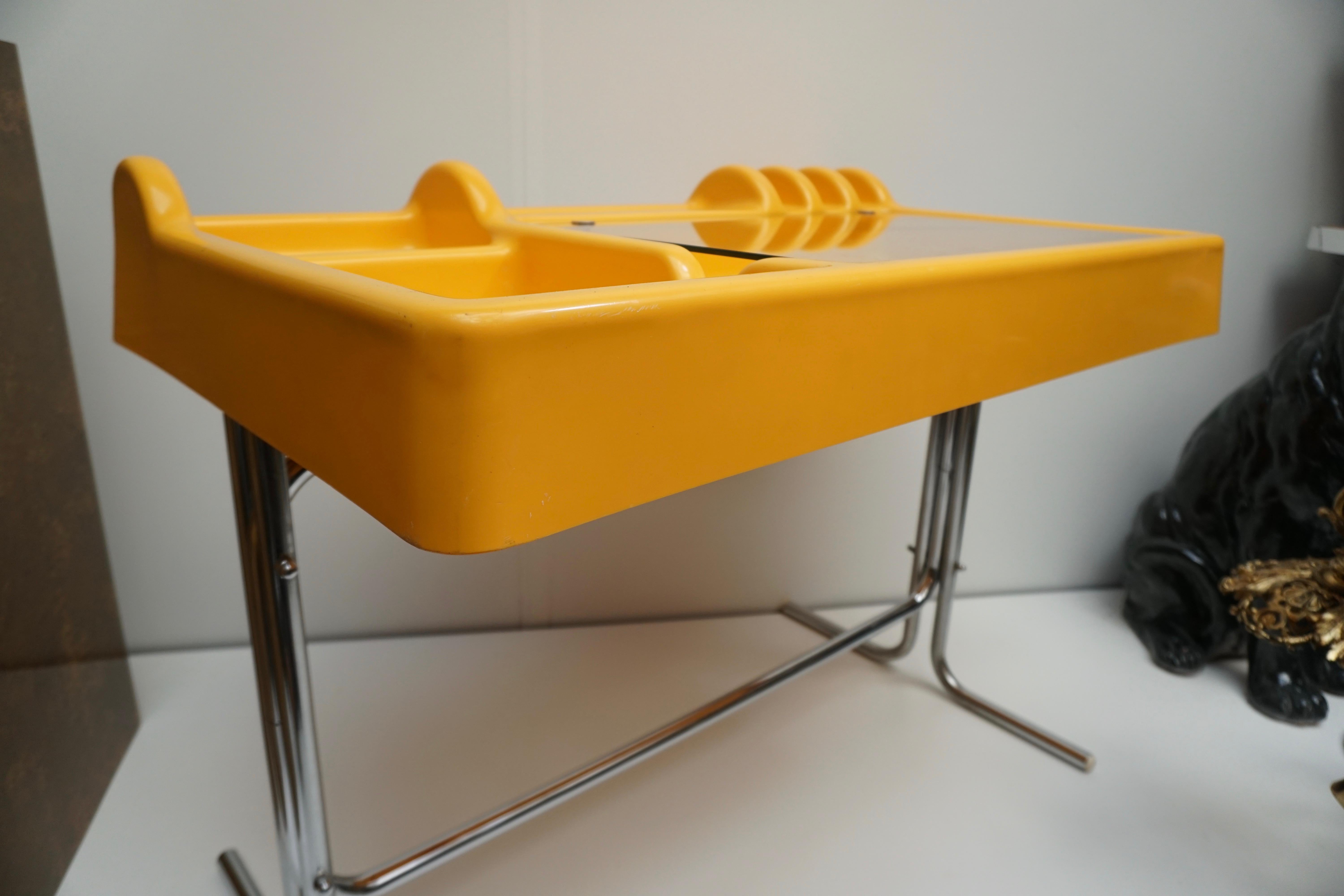 20th Century Oryx Desk Table by Parigi and Prina for Molteni For Sale