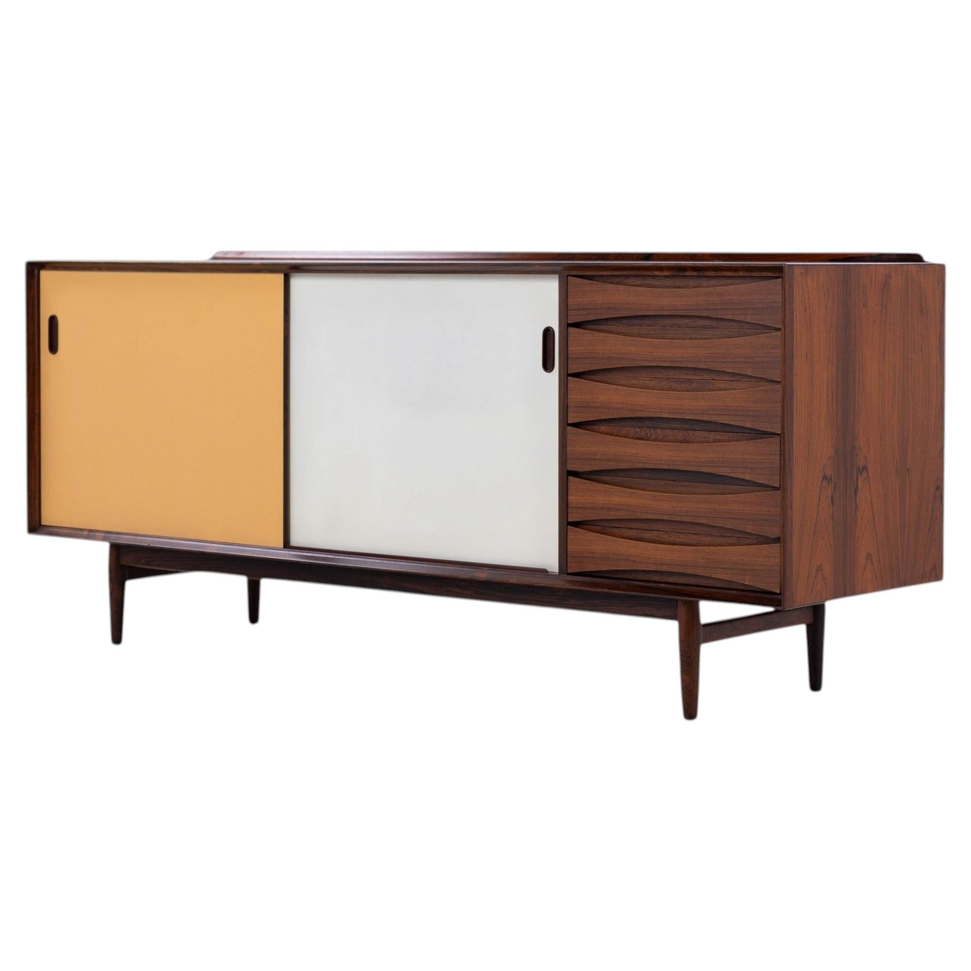 OS 63 - Cabinet in rosewood by Arne Vodder