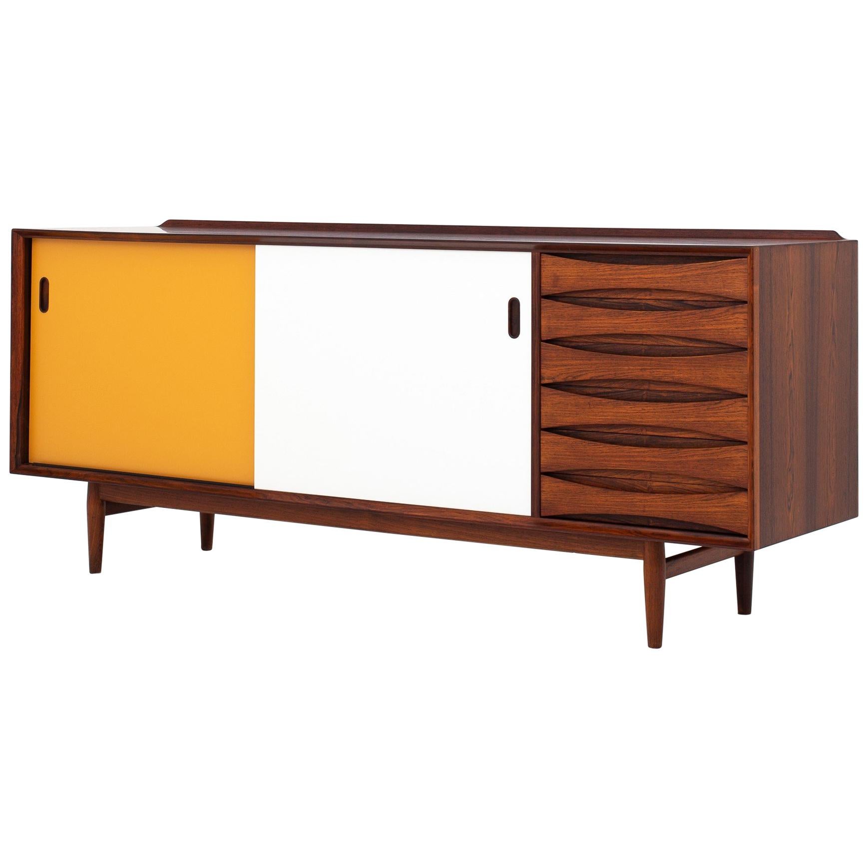 OS 63 sideboard by Arne Vodder.