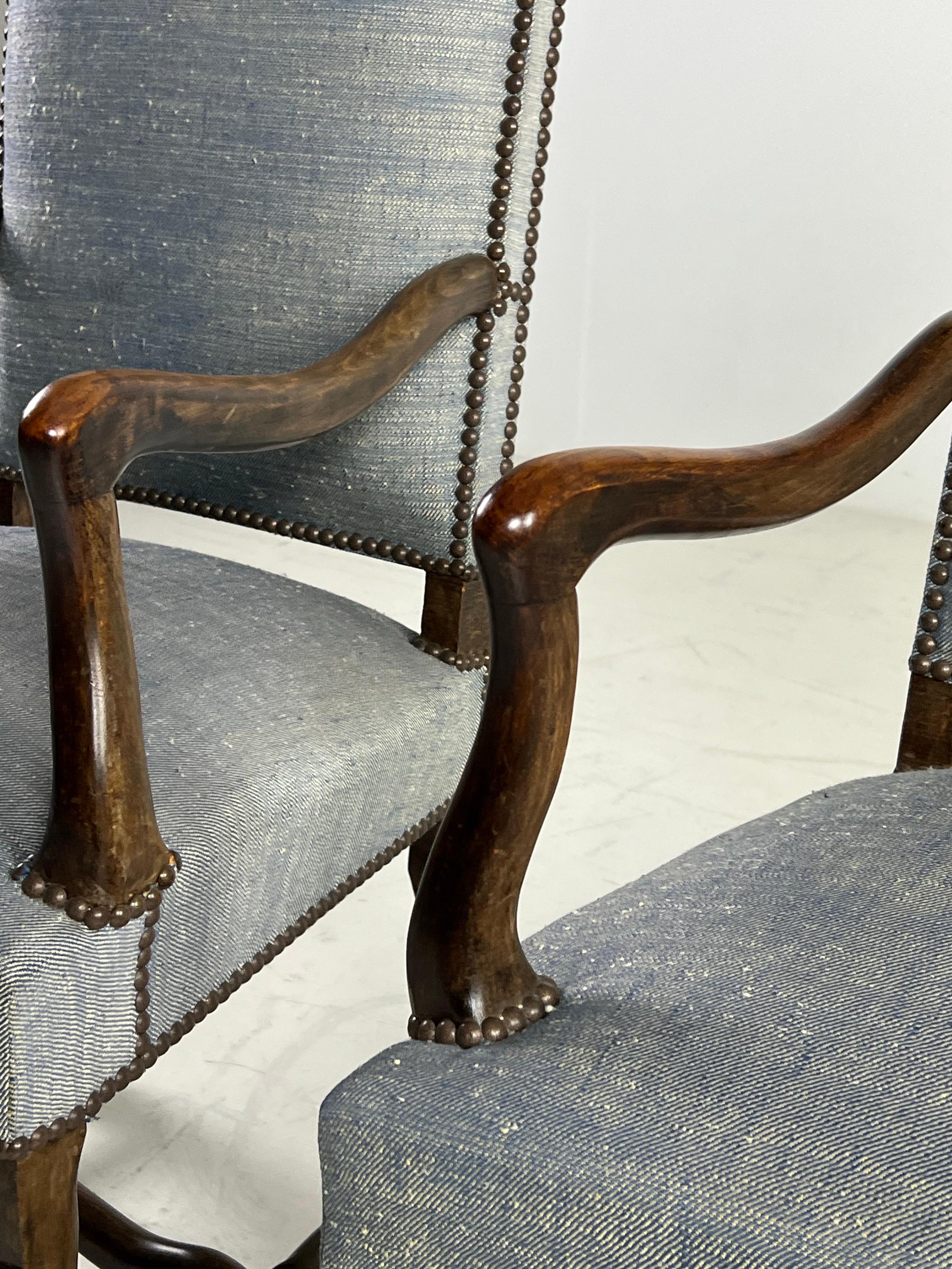 Fabric Os de Mouton dining chairs 8