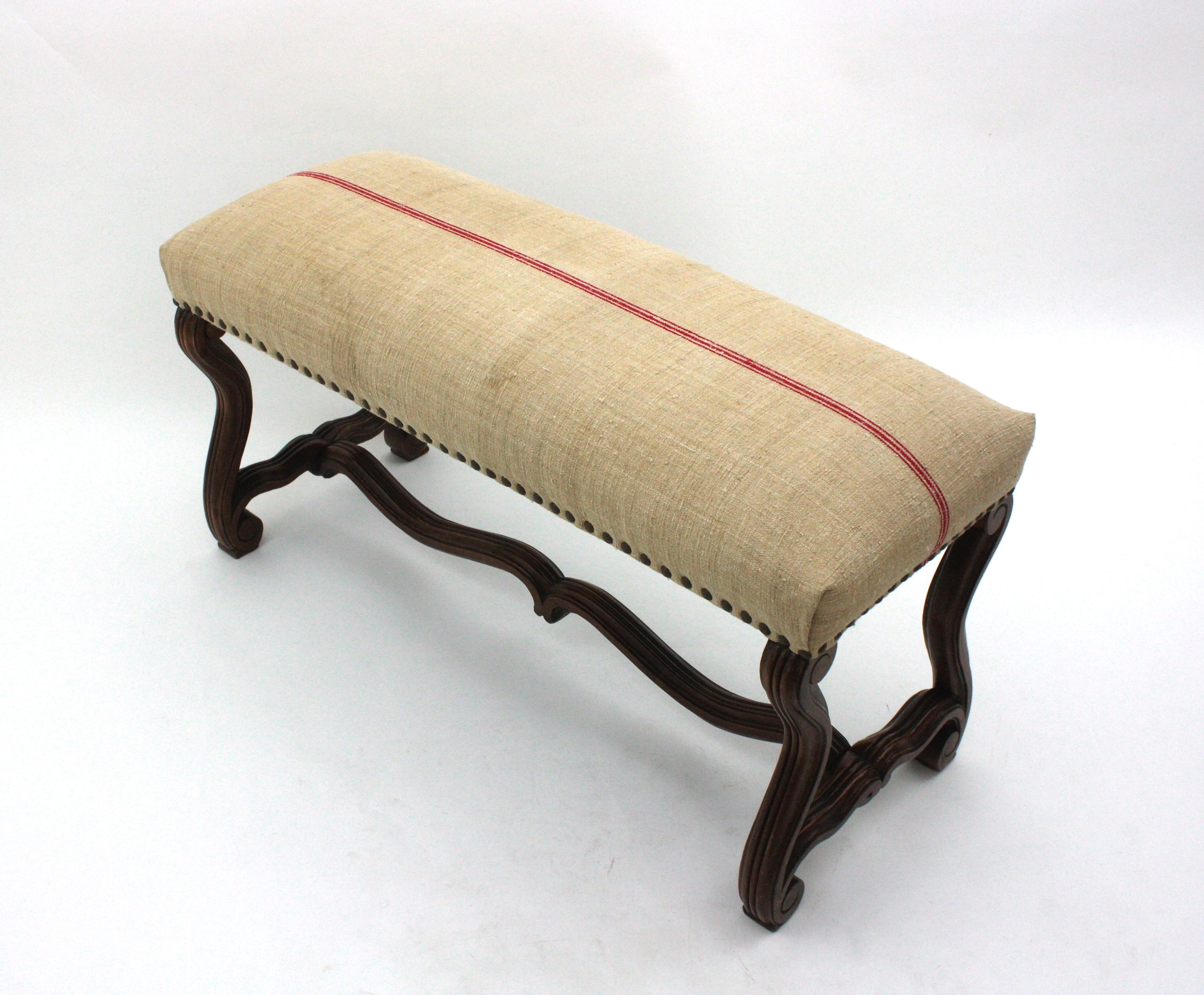 Os de Mouton Louis XIV Walnut Bench with French Linen Upholstery For Sale 4