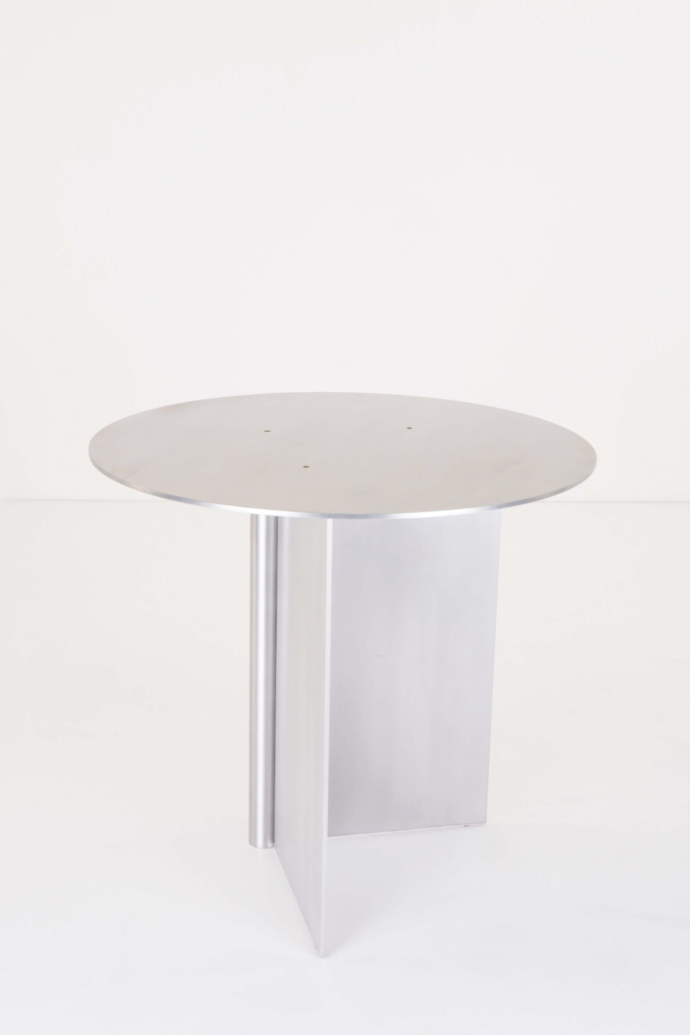 Minimalist Os Table Small in Matte Brushed Aluminium 