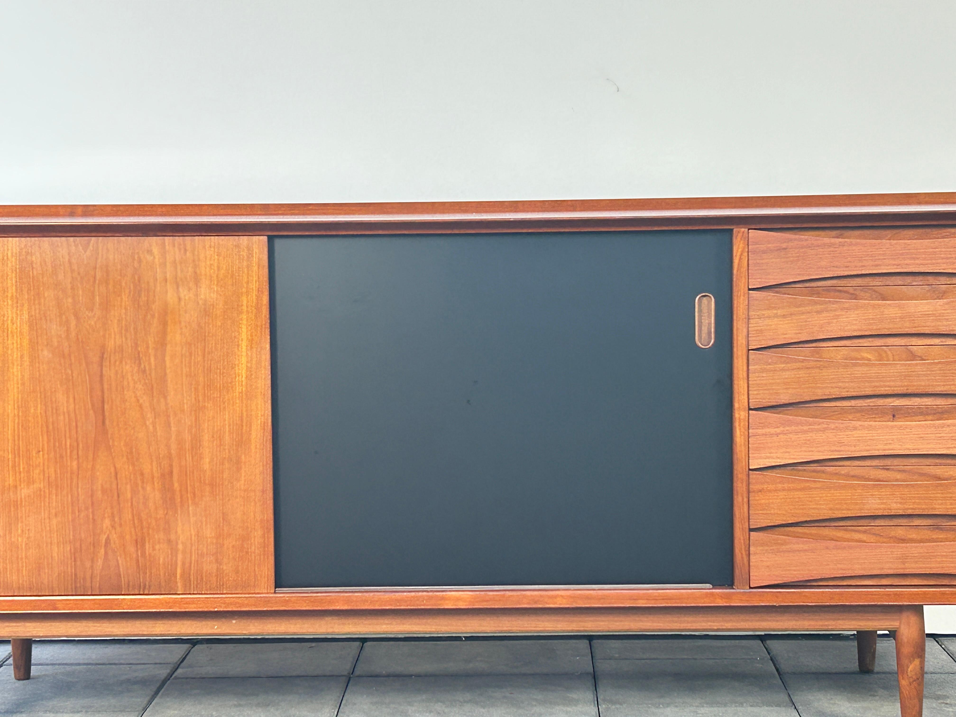 OS29 Triennale Sideboard designed by Arne Vodder for Sibast, 1959 In Good Condition For Sale In Offenburg, Baden Wurthemberg