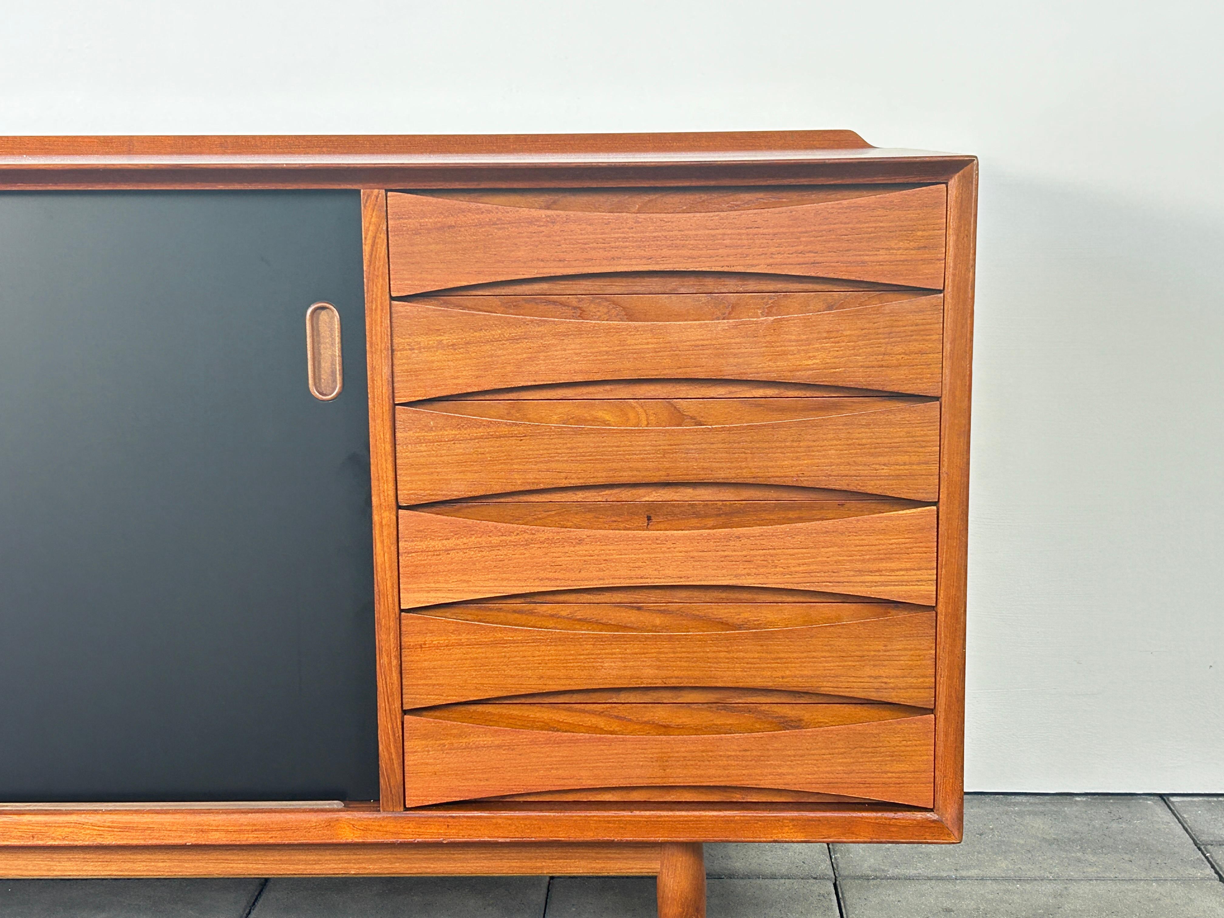 20th Century OS29 Triennale Sideboard designed by Arne Vodder for Sibast, 1959 For Sale
