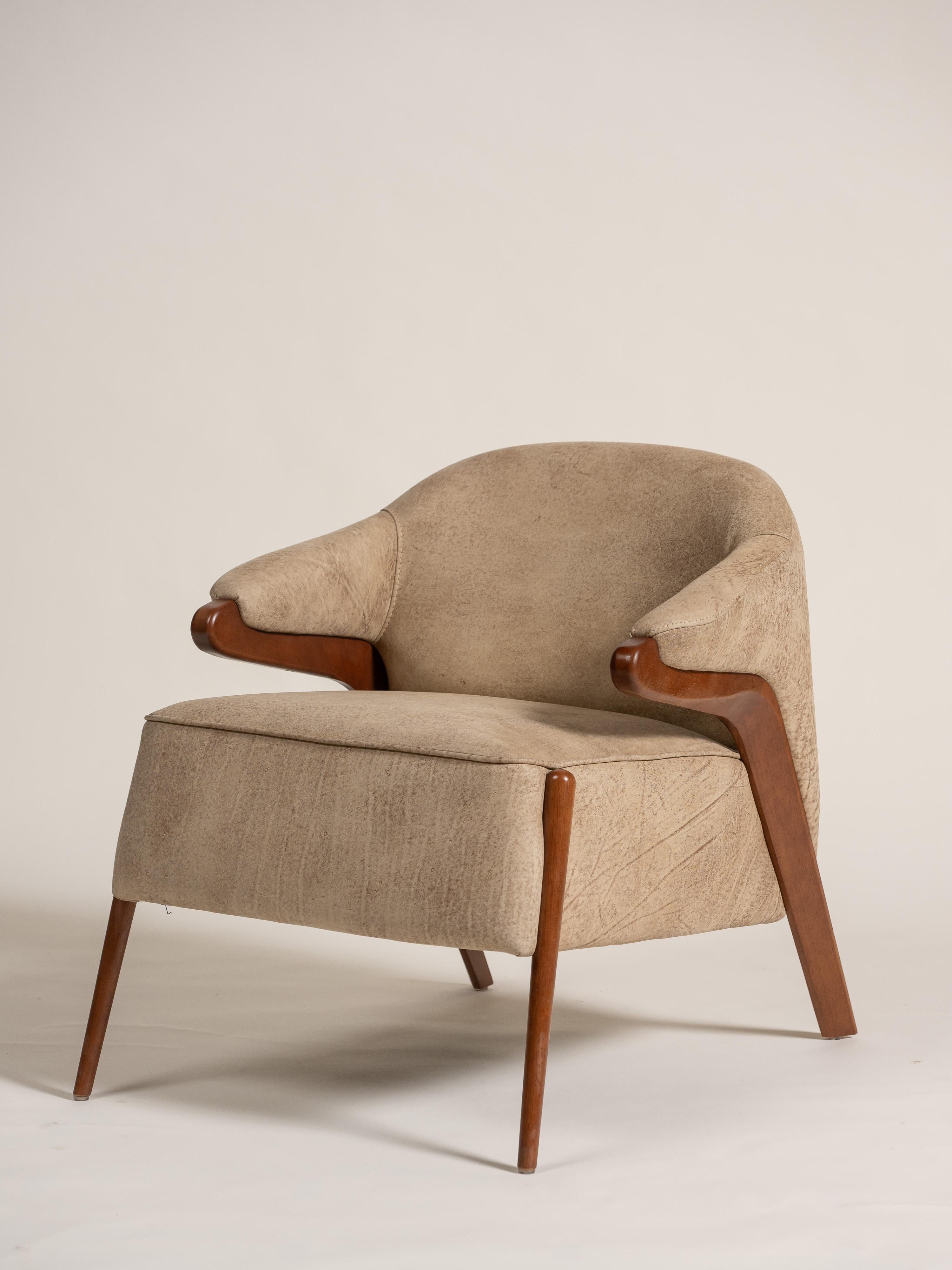 Osa Armchair for Uultis with Walnut Frame and Leather Upholstery, Brazil, 2020 im Angebot 2