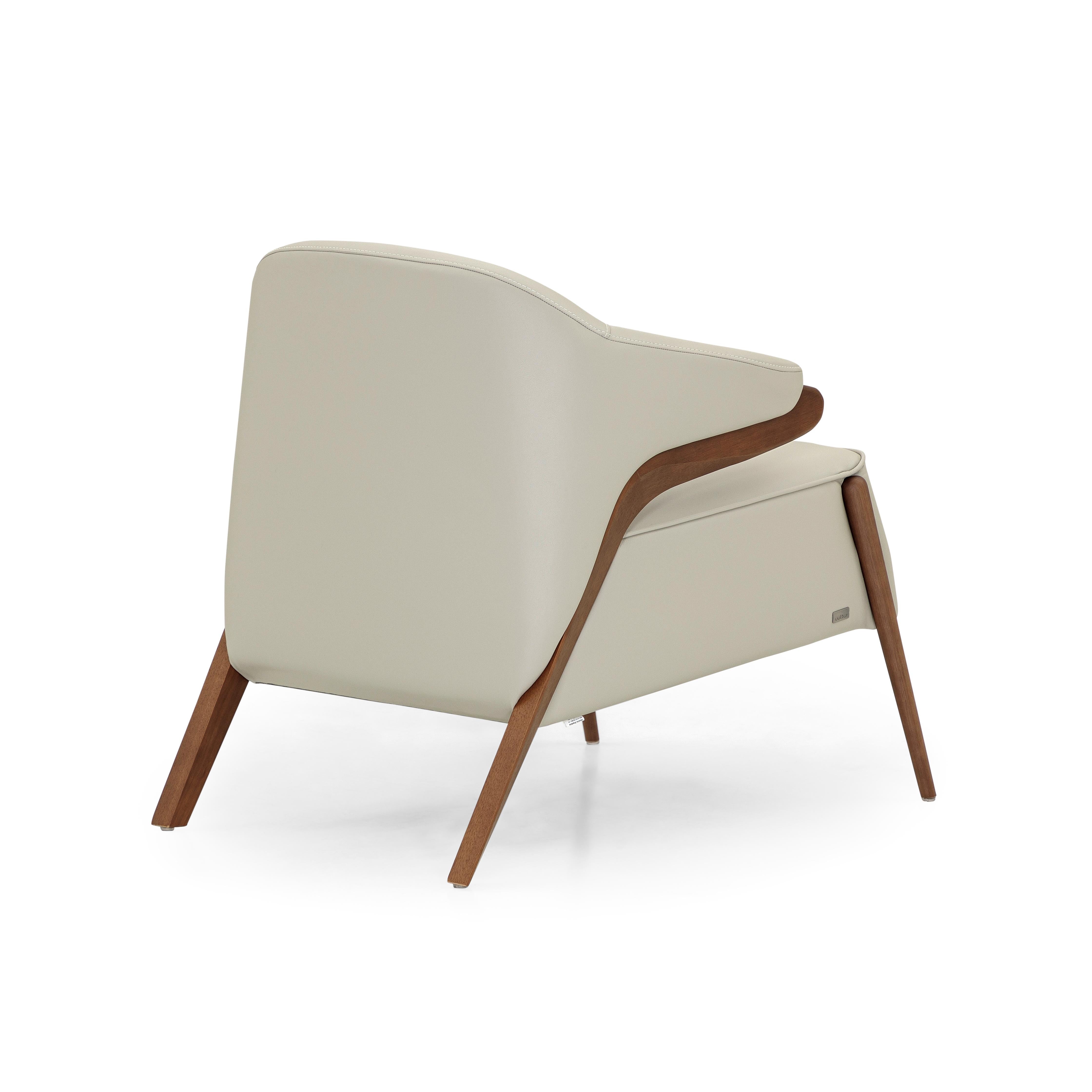 Osa Upholstered Curve Back Armchair in Walnut Wood Finish and Off-White Leather In New Condition For Sale In Miami, FL