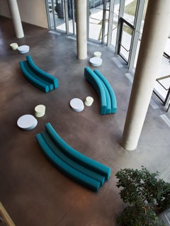 Divano Osaka con tappezzeria blu elasticizzata di Pierre Paulin