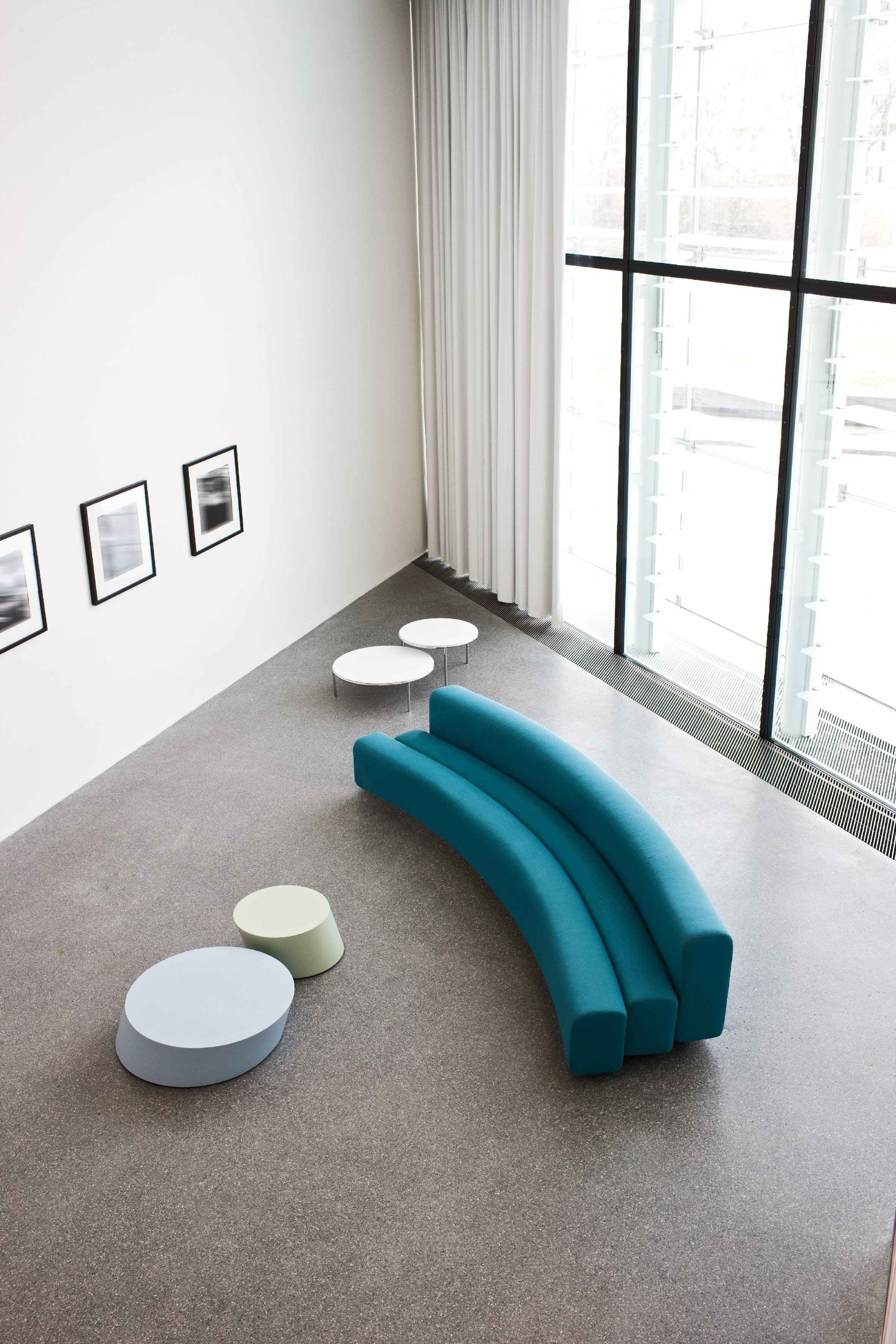 Moderne Canapé Osaka en tissu bleu extensible de Pierre Paulin en vente