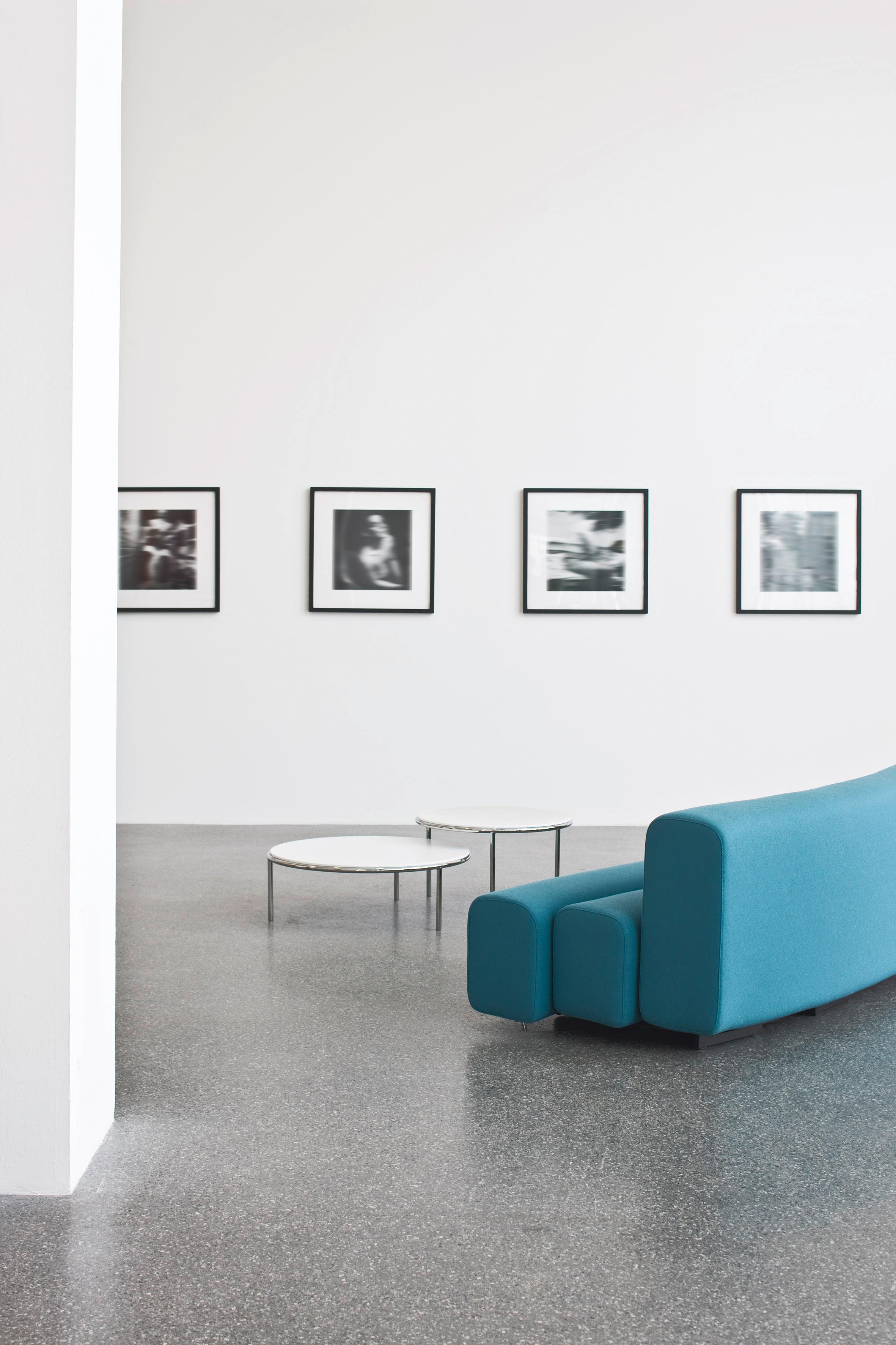 italien Canapé Osaka en tissu bleu extensible de Pierre Paulin en vente