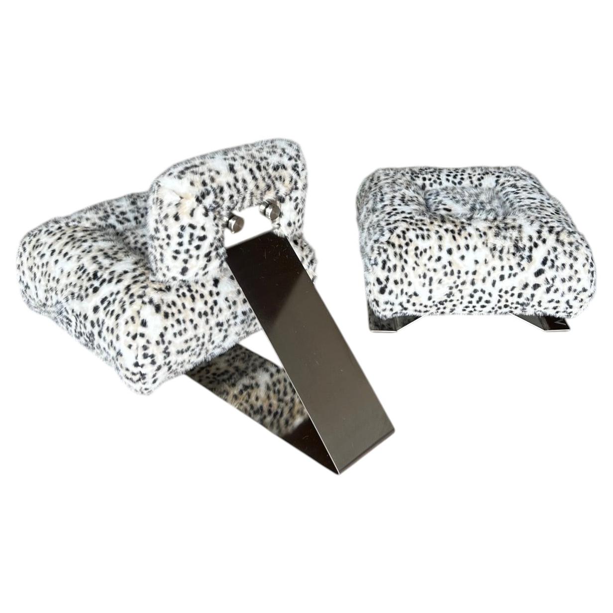 Osca Niemeyer Aran armchair & Ottoman Leopard Fur in vendita