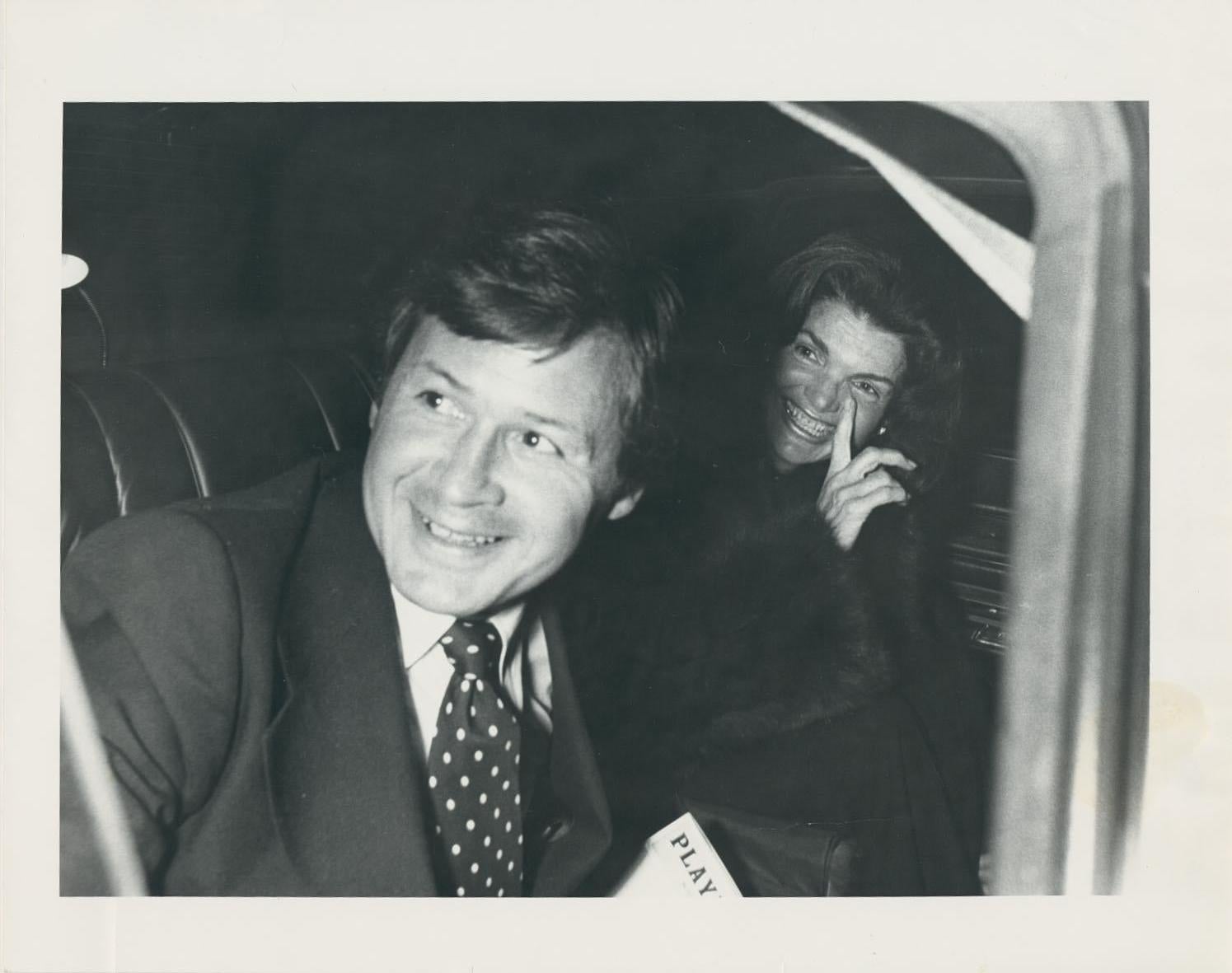 Jackie Kennedy, photographie en noir et blanc, vers 1960 - Art de Oscar Abolafia