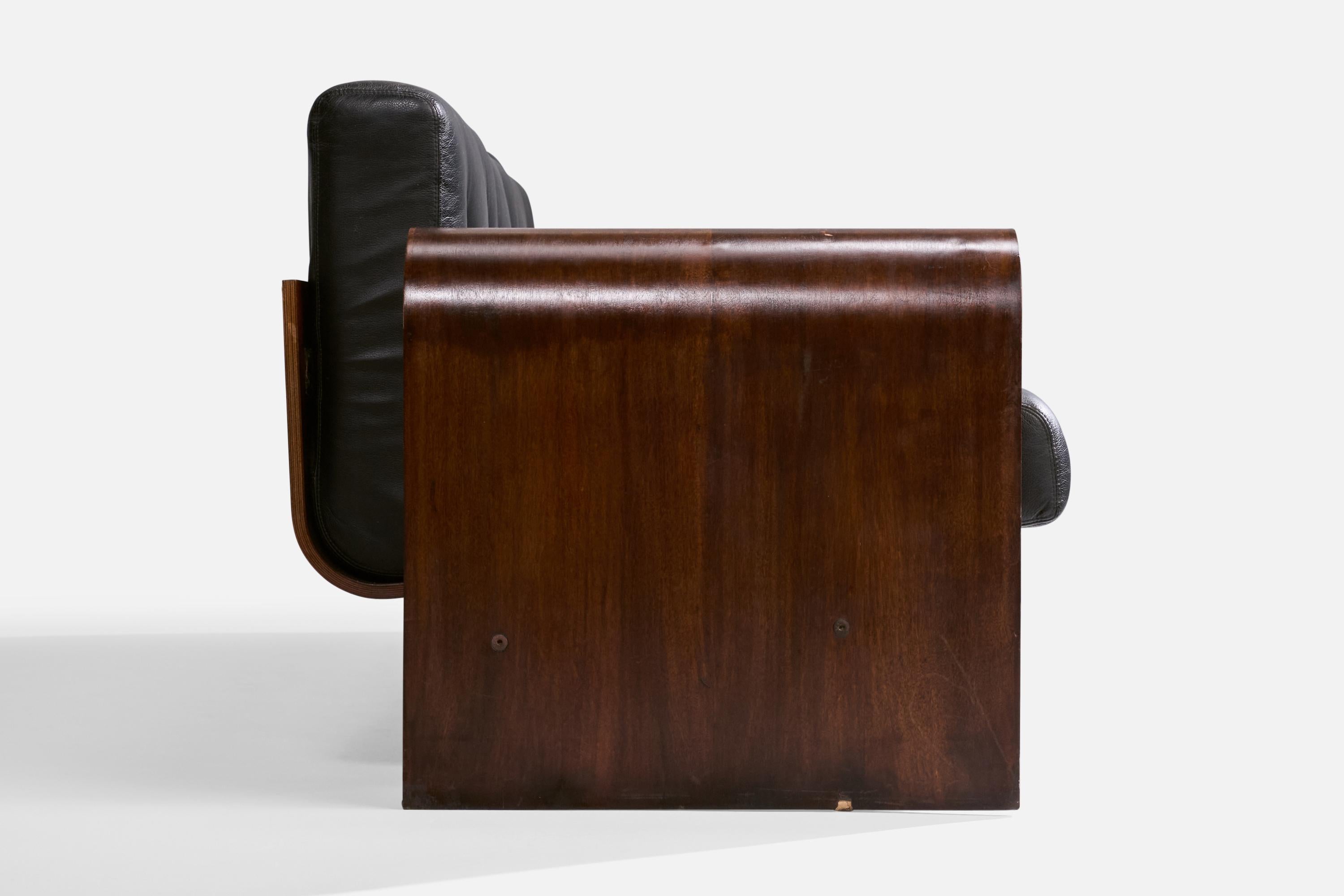 Oscar and Anna Maria Niemeyer, Sofa, Imbuia, Leather, Brazil, 1990 For Sale 9