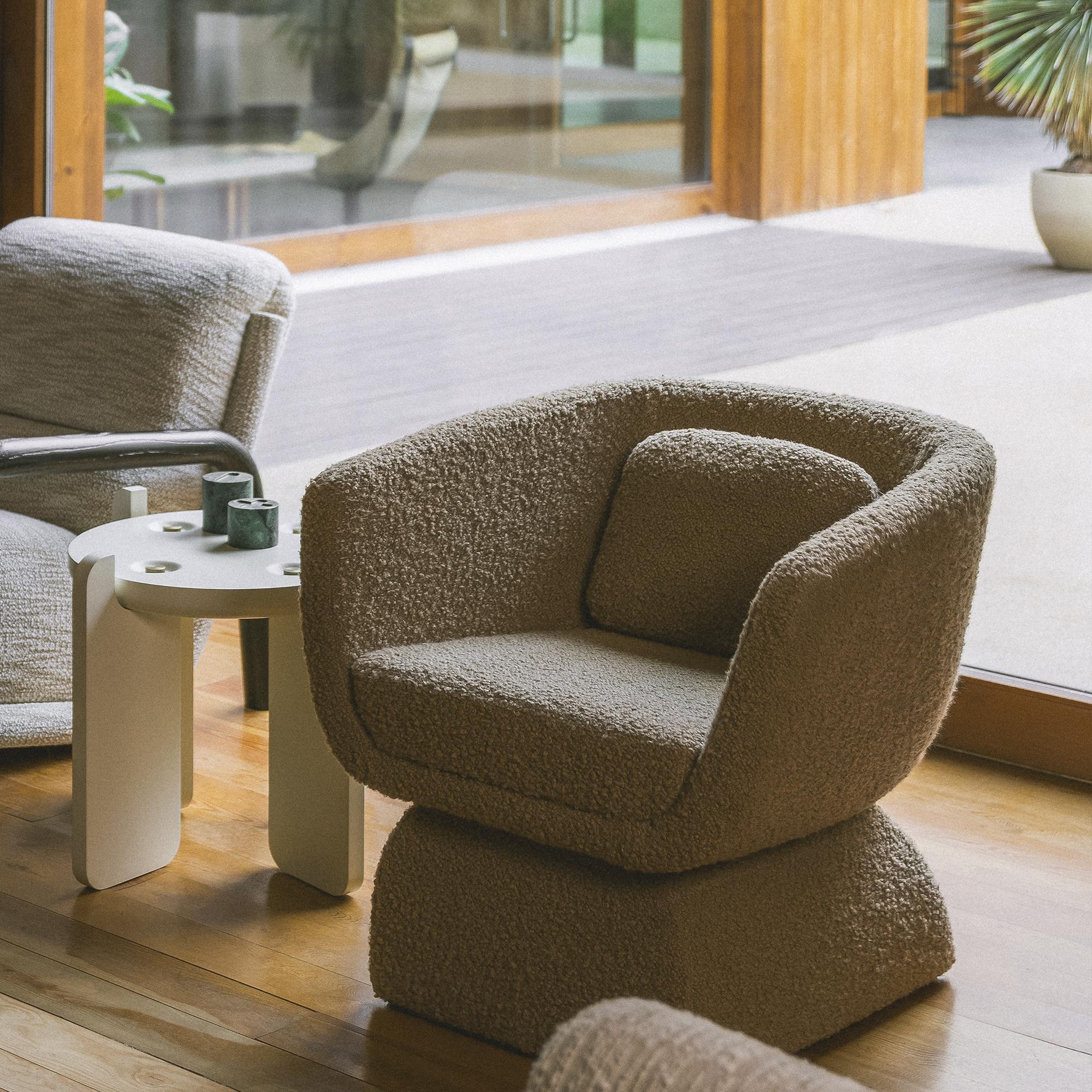 Sillón Oscar, tapizado en tela Bouclé, fabricado a mano en Portugal por Duistt en venta 2