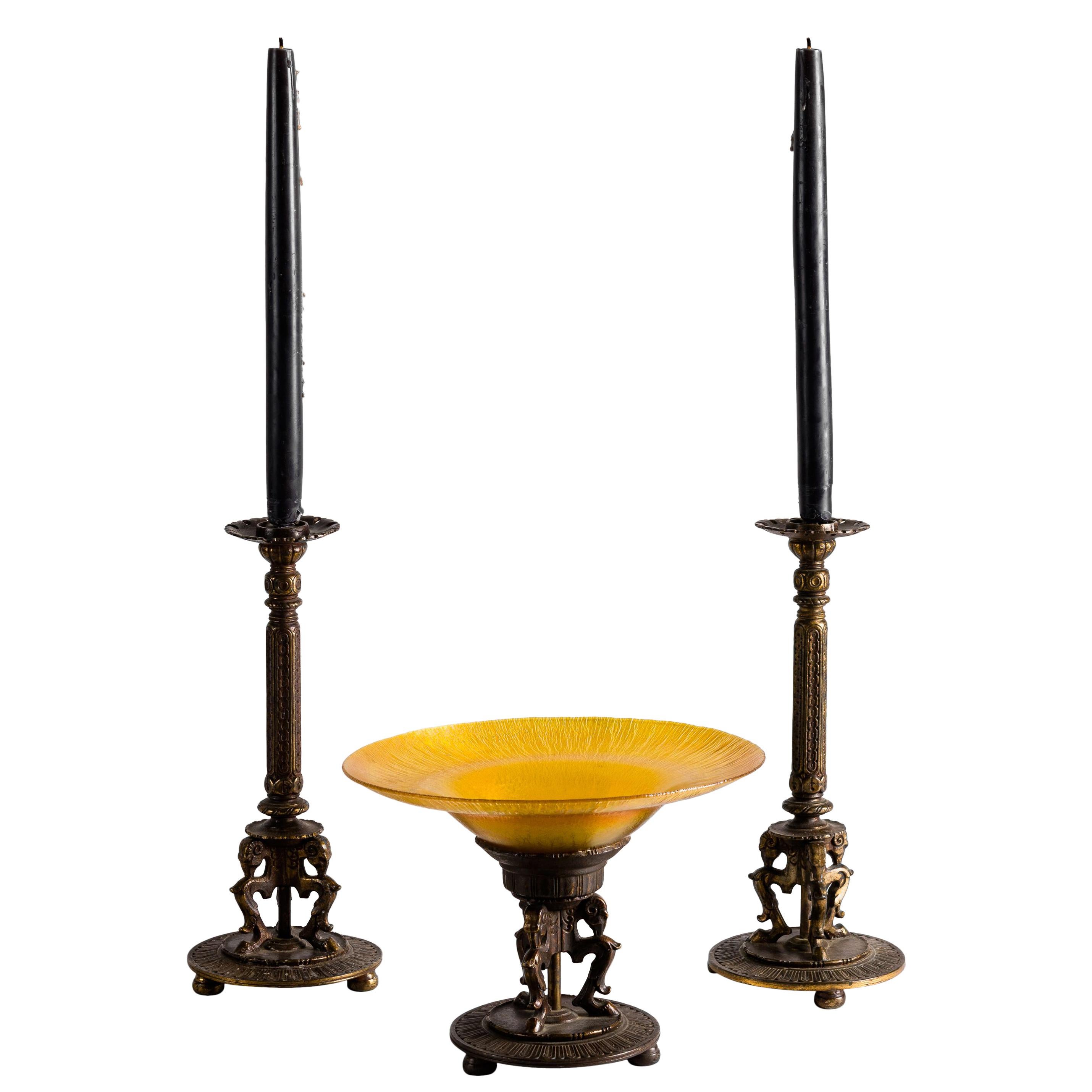 Oscar Bruno Bach:: chandeliers et plat à compote à motif de bélier:: États-Unis:: années 1920