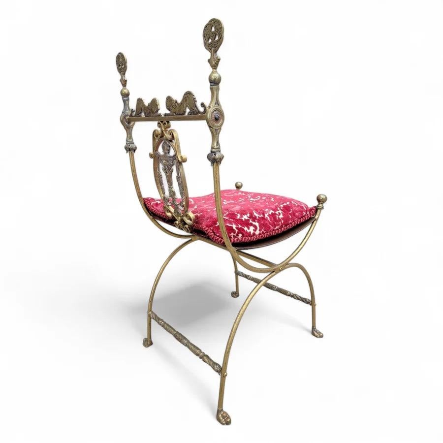 Oscar Bruno Bach Silla y Otomana Savonarola de Bronce Finamente Detallada y Ornamentada Desconocido en venta