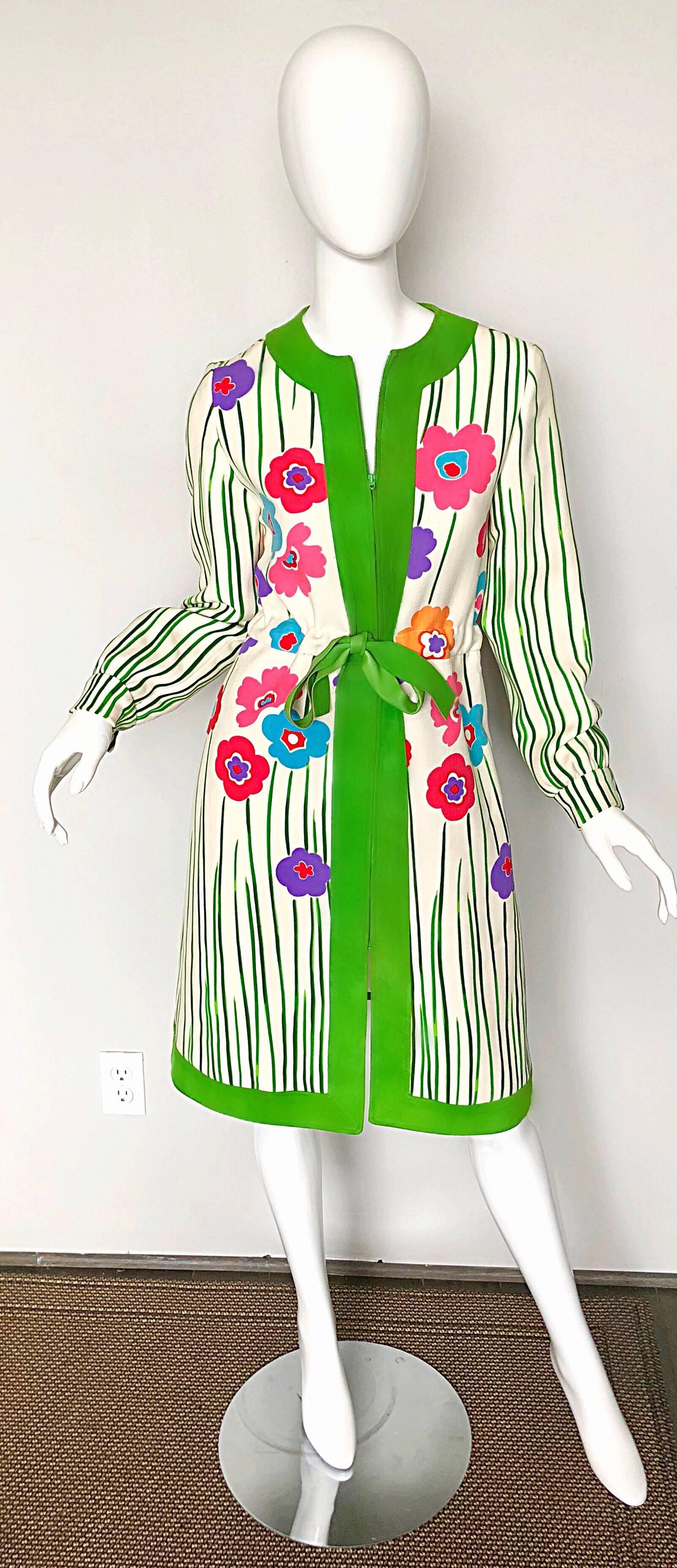 Oscar de la Renta 1960s Ivory Wool + Green Suede Mod Flower Print Jacket Dress In Excellent Condition For Sale In San Diego, CA