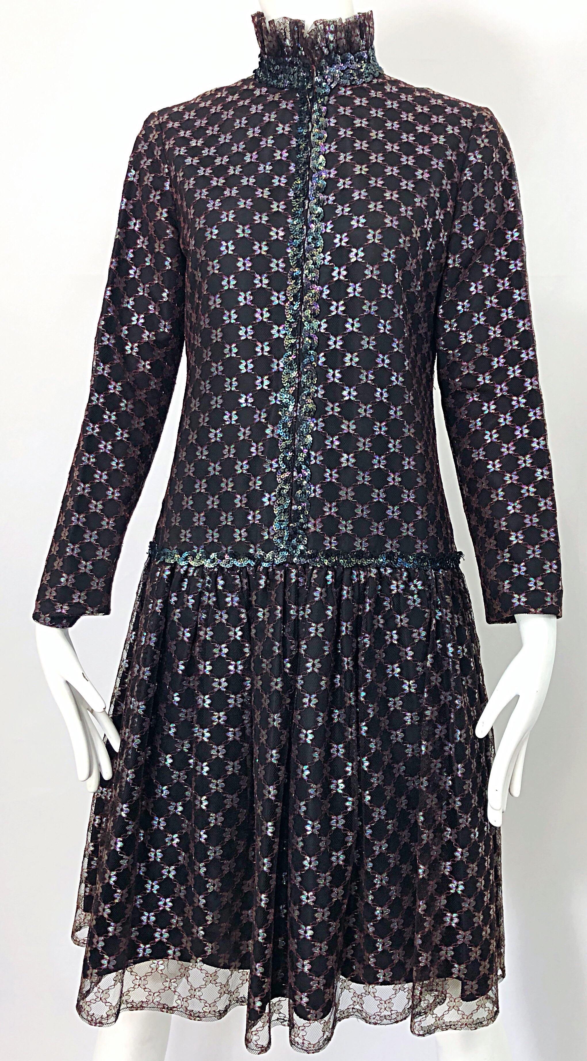 Oscar De La Renta 1960 Negro + Rojo Borgoña Vestido de Lentejuelas Iridiscentes con Cintura Caída en venta 8